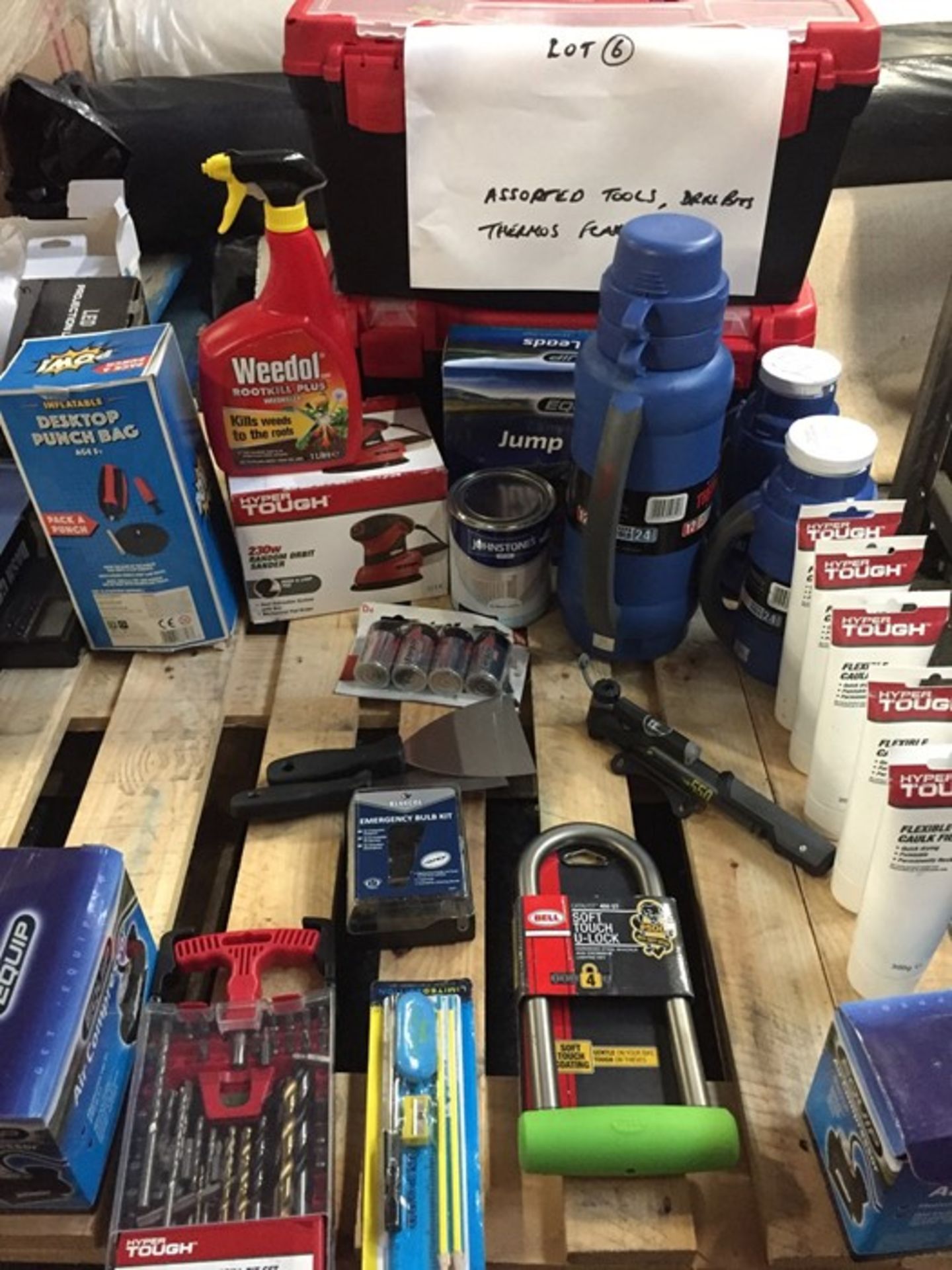 1 LOT TO CONTAIN ORBITAL SANDER 230 W , 2 X 19.5" TOOLBOXES , DRILL BIT SET , JUMP LEADS PLUS