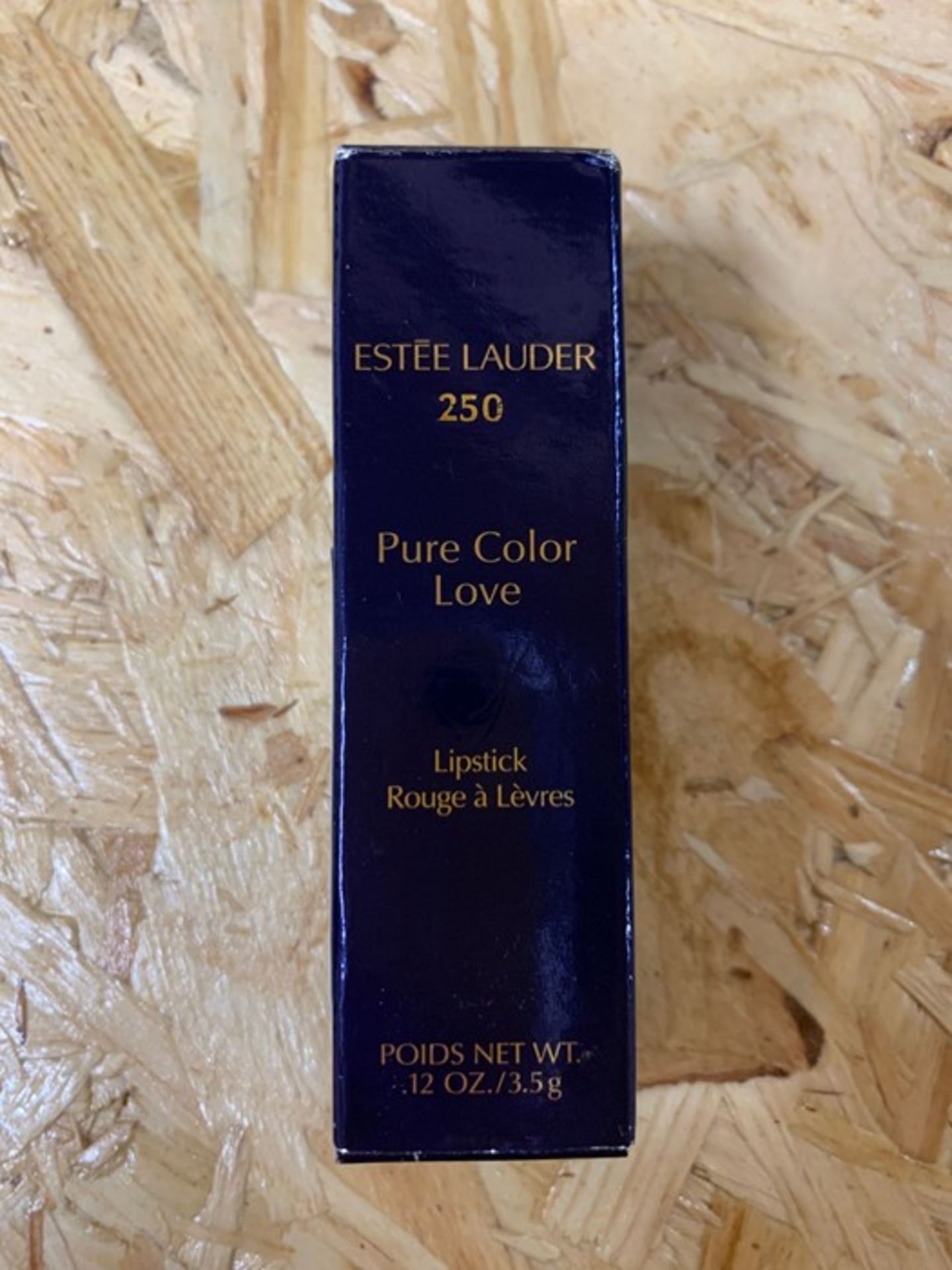 1 x ESTEE LAUDER PURE COLOR LOVE LIPSTICK IN 250 RADICAL CHIC RRP £20