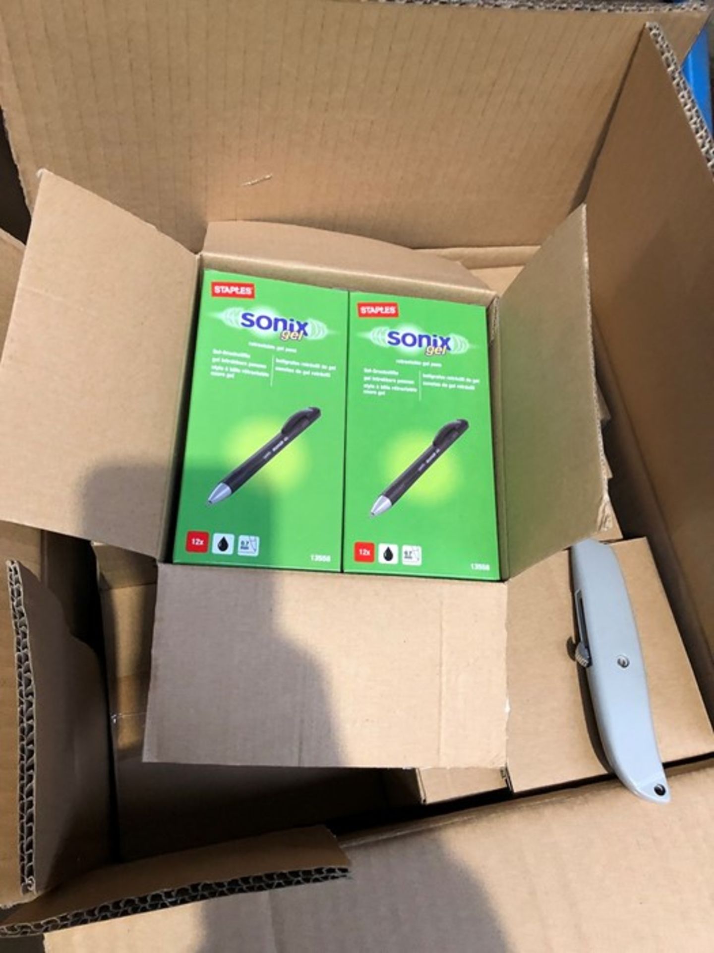 1 BOX TO CONTAIN 72 PACKS OF GEL PENS WITH BLACK INK - 12 PENS PER PACK (PUBLIC VIEWING AVAILABLE)