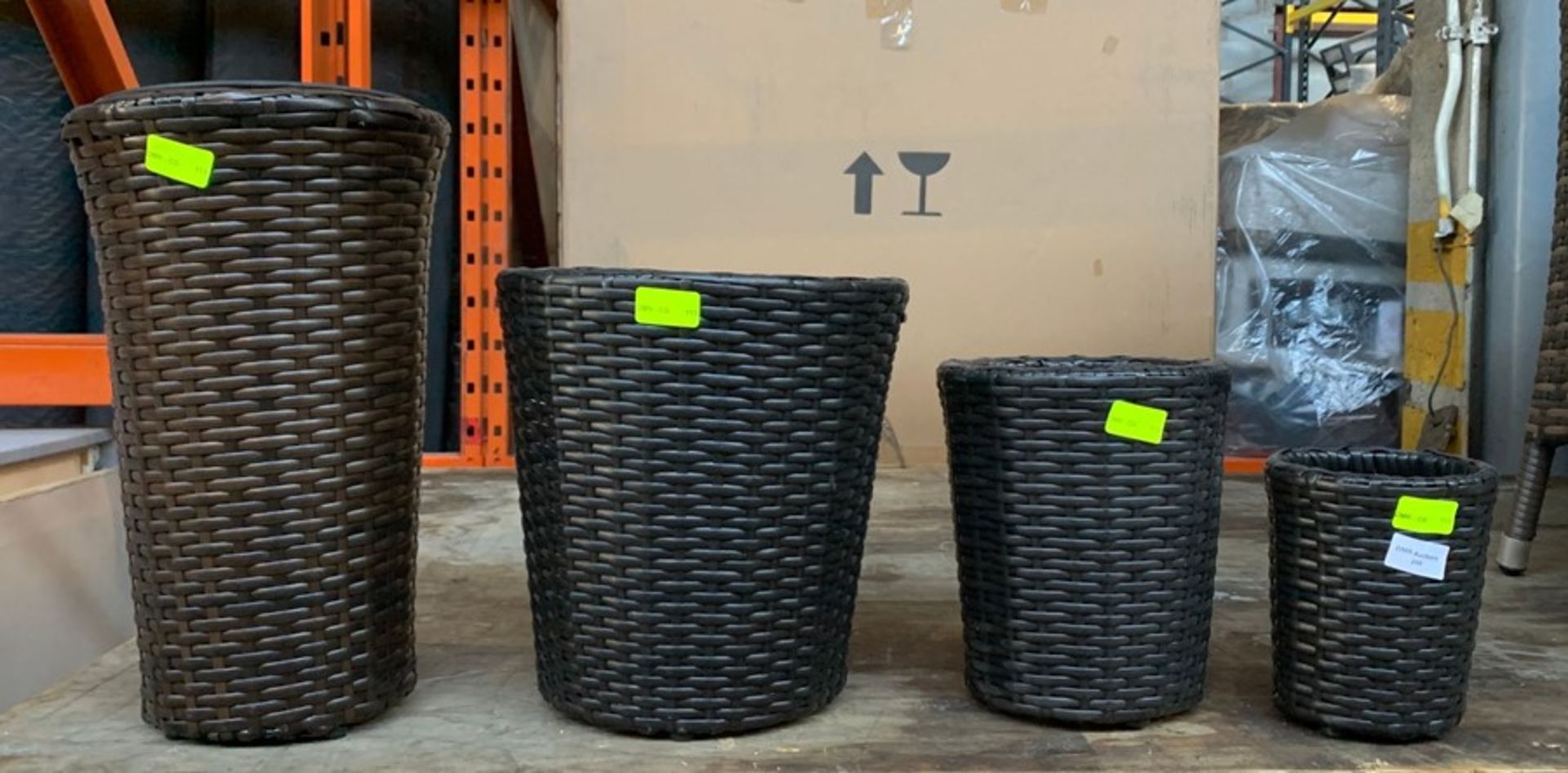 A SET OF 4 RATTAN PLANTERS, 2 IN BROWN AND 2 IN BLACK (PUBLIC VIEWING AVAILABLE)