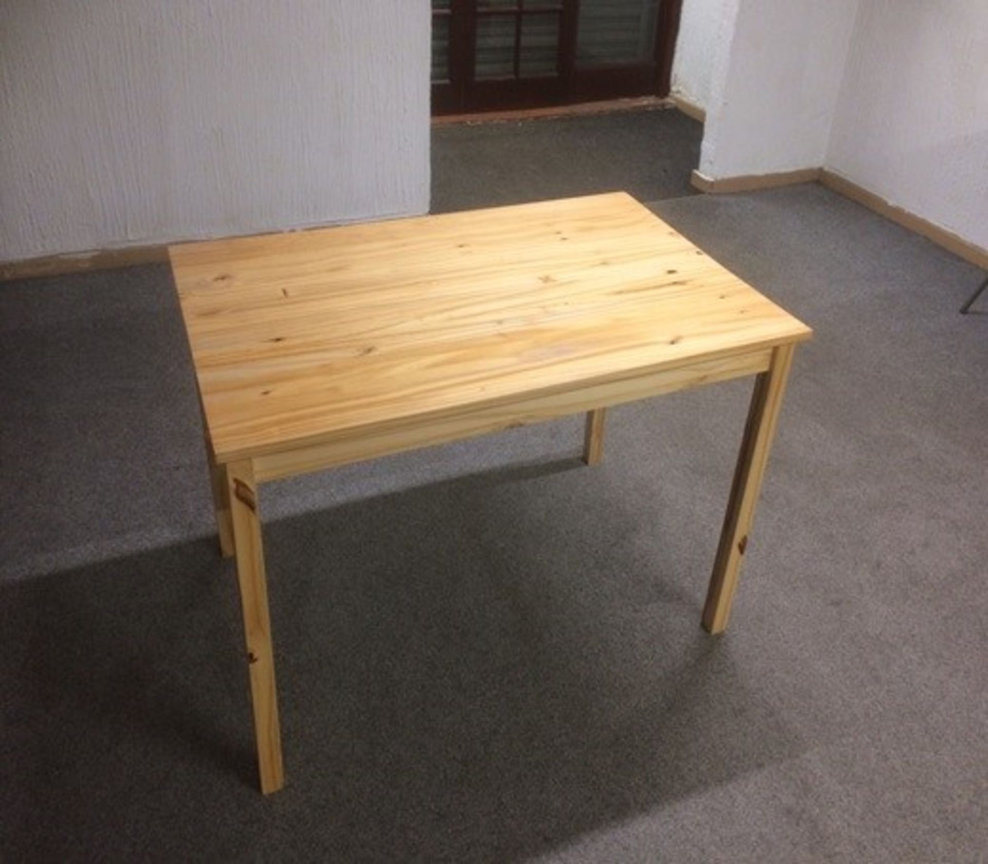 1 BOXED WOODEN TABLE - DTBL009/NAT (PUBLIC VIEWING AVAILABLE)