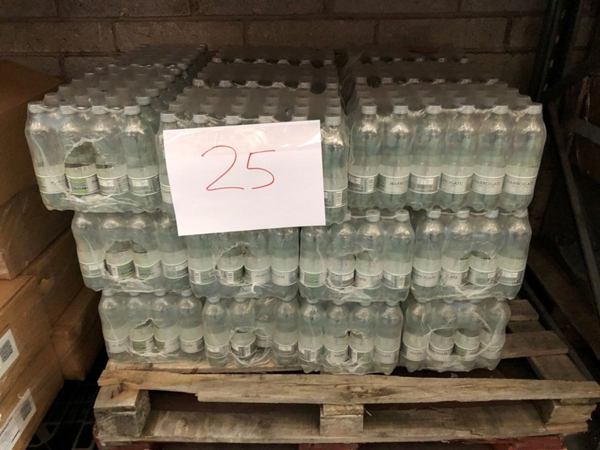 1 LOT TO CONTAIN 24 PACKS OF HARROGATE SPRING SPARKLING WATER - 24 X 500ML PER PACK / BEST BEFORE:
