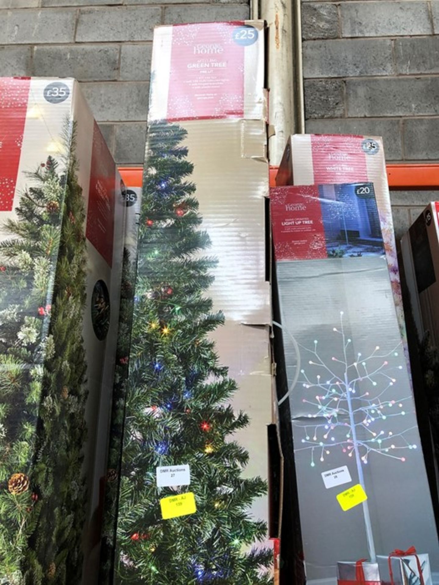 1 LOT TO CONTAIN 6 X 6FT DREAM CHRISTMAS TREES / RRP £25.00 EACH PUBLIC VIEWING AVAILABLE & HIGHLY