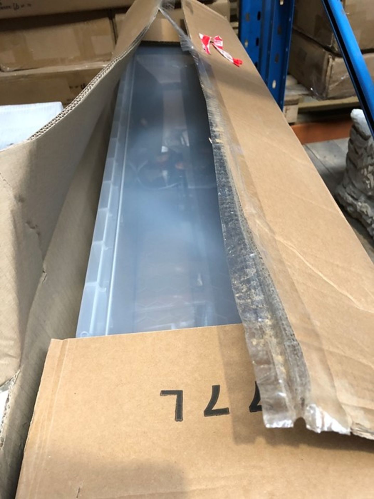 1 BOXED LONG CLEAR 77L PLASTIC STORAGE BOX (PUBLIC VIEWING AVAILABLE)