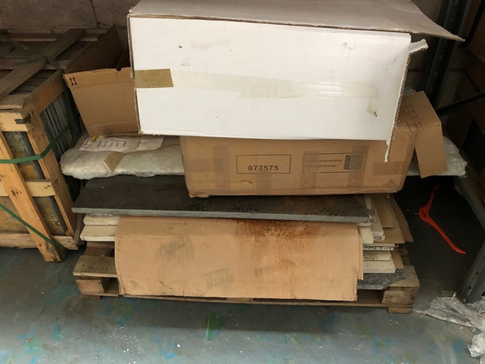 1 LOT TO CONTAIN AN ASSORTMENT OF MARBLE FIREPLACE HEARTHS / COLOURS, SIZES AND CONDITIONS MAY
