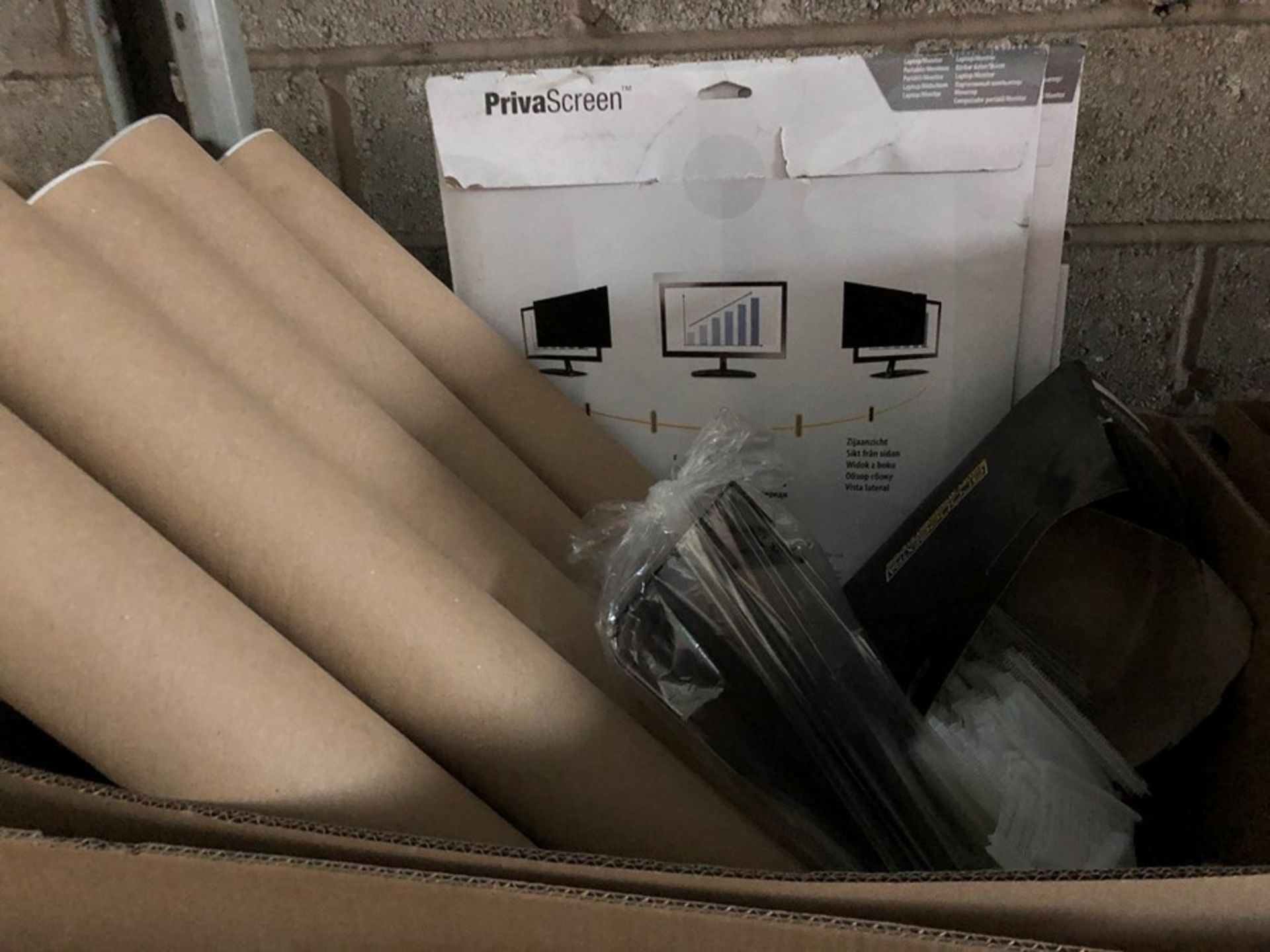1 LOT TO CONTAIN AN ASSORTMENT OF OFFICE PRODUCTS / INCLUDING CARDBOARD PACKAGING TUBES, PRIVY