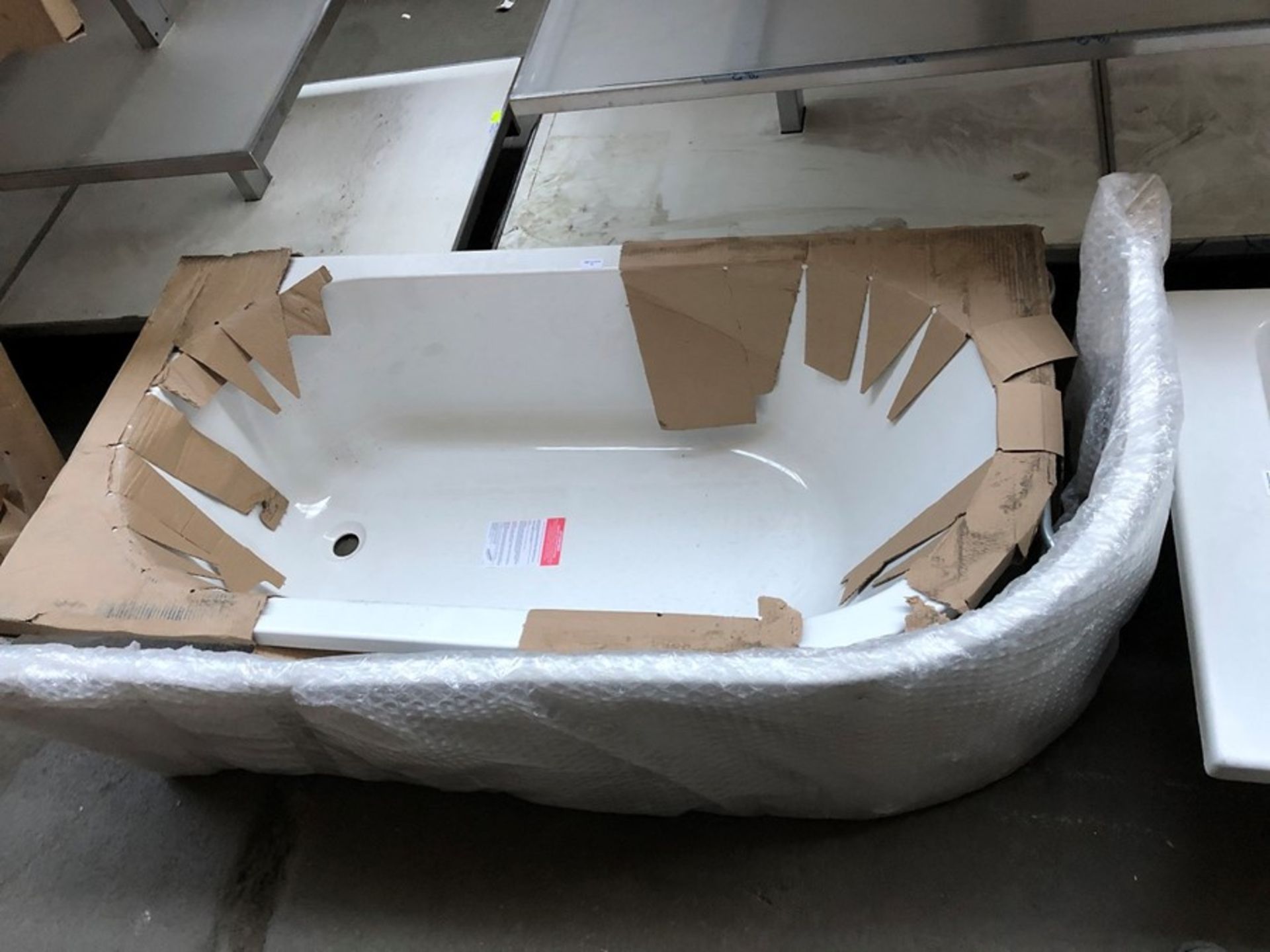 1700 X 750MM 'D' CORNER FITTING SINGLE ENDED BATH WITH DEDICATED FRONT PANEL AND LEG CRADLES RRP £