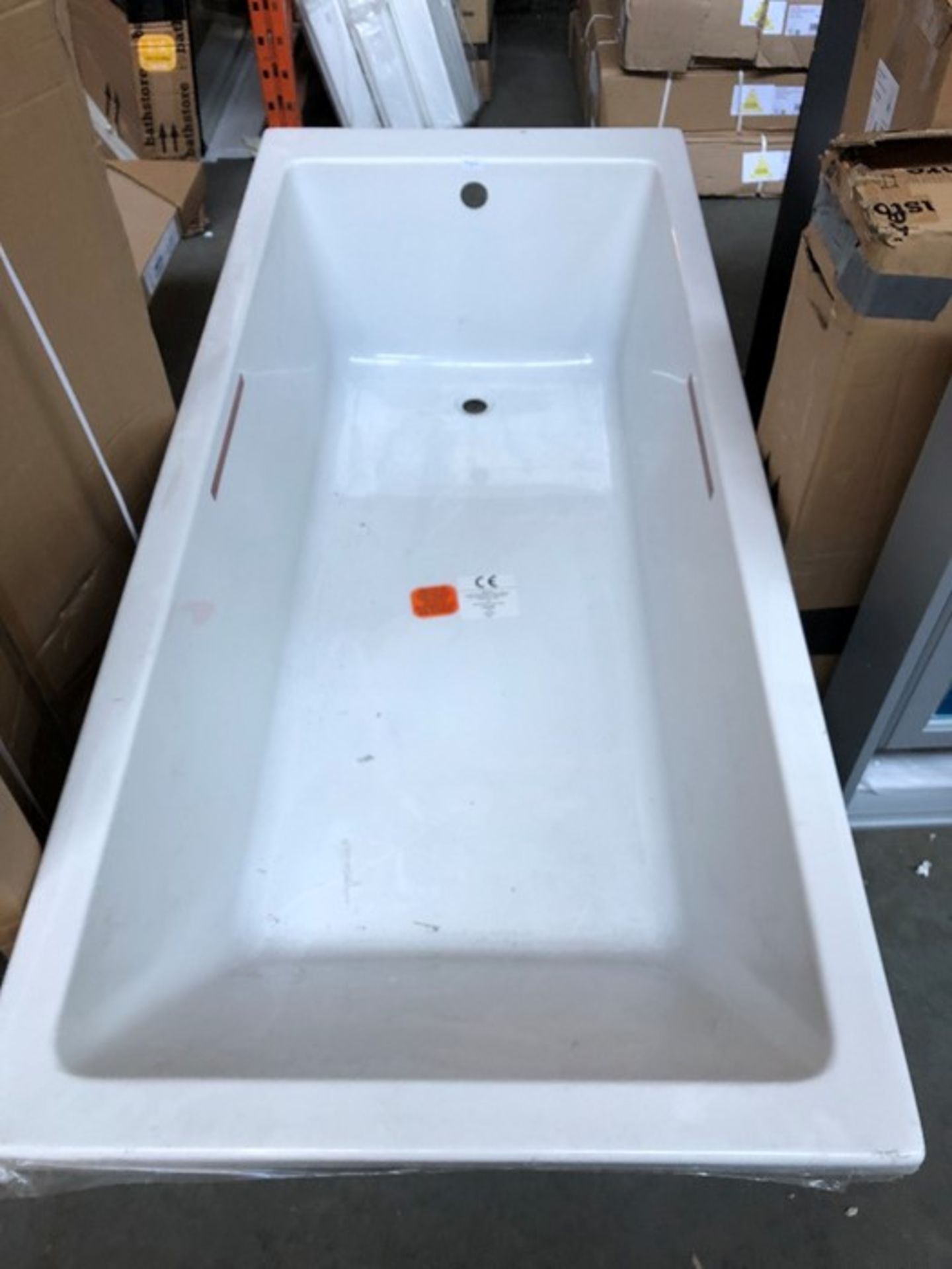 1800 X 800MM LARGE SINGLE ENDED ACRYLIC BATH - RRP £495