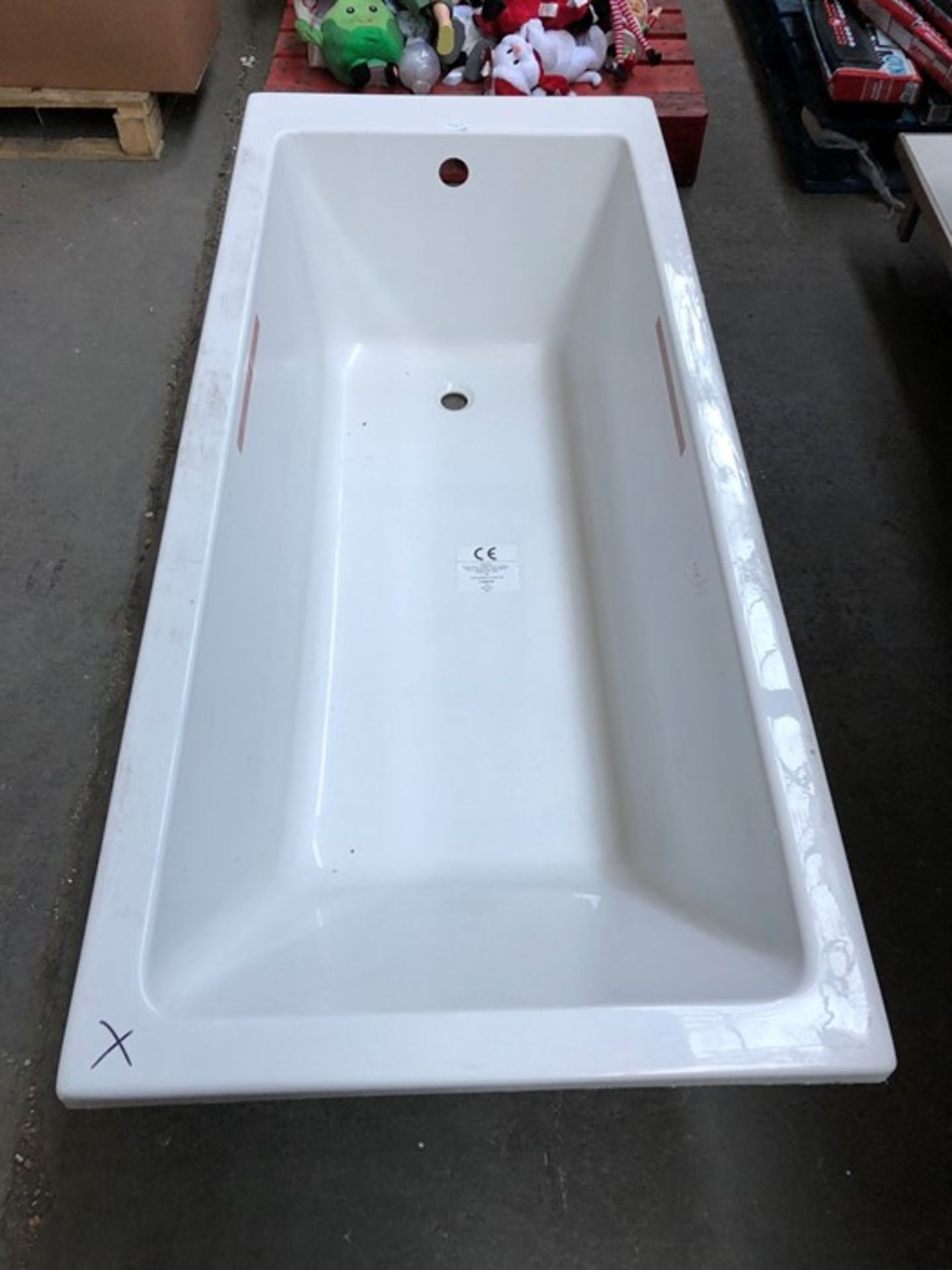 1600 X 700MM MODERN SQUARE SINGLE ENDED ACRYLIC BATH RRP £275