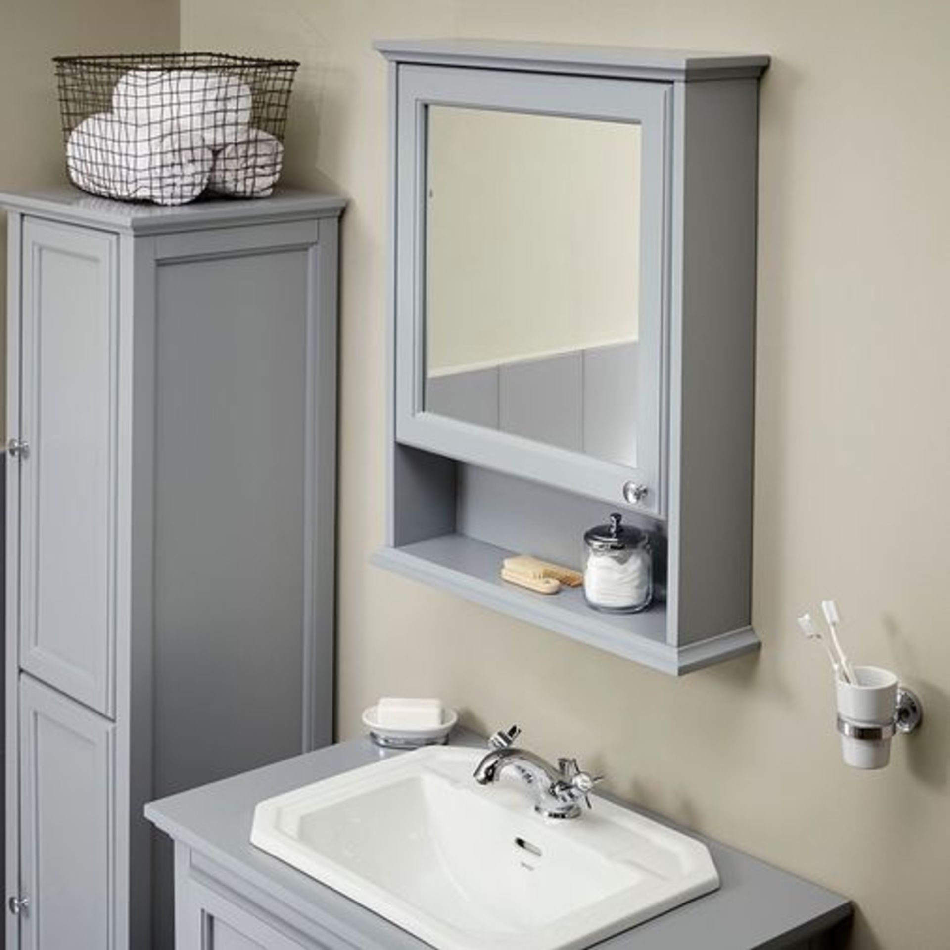 SAVOY 570MM TRADITIONAL MIRROR CABINET WITH OPEN SHELF, SOFT CLOSE DOOR AND CHROME BUTTOM HANDLE. - Image 2 of 2