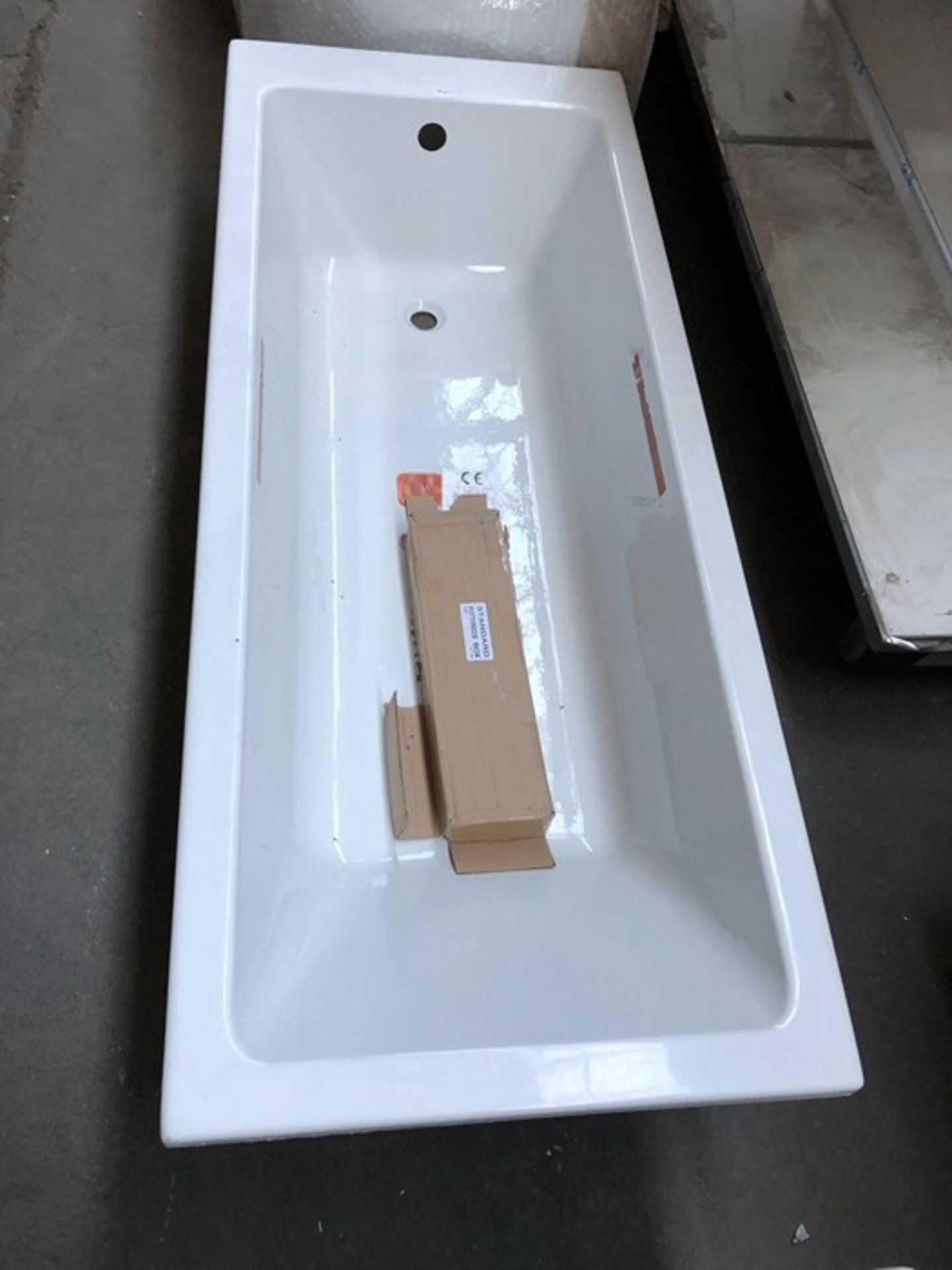 1700 X 700MM SQUARE SINGLE ENDED ACRYLIC BATH & LEGSET RRP £325