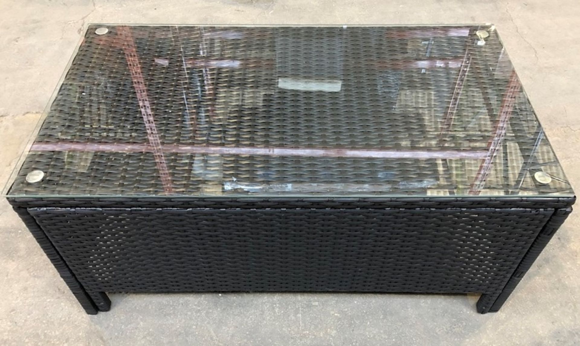 SMALL OUTDOOR RATTAN COFFEE TABLE IN BLACK