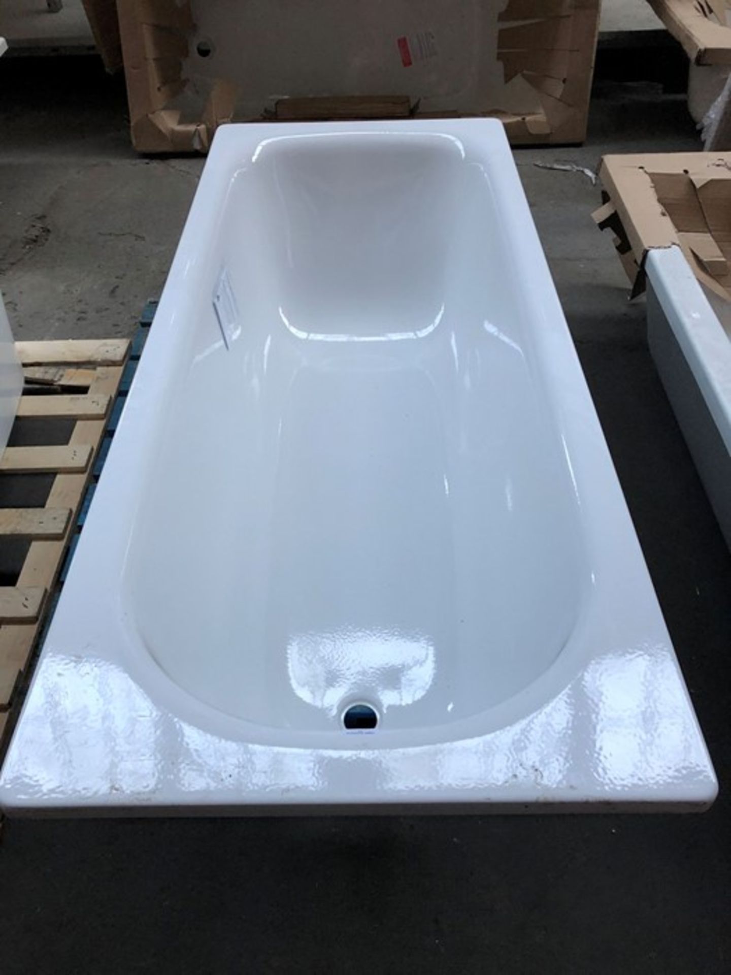 KALDEWEI VERY HIGH QUALITY STEEL ENAMELLED SINGLE ENDED BATH RRP £575