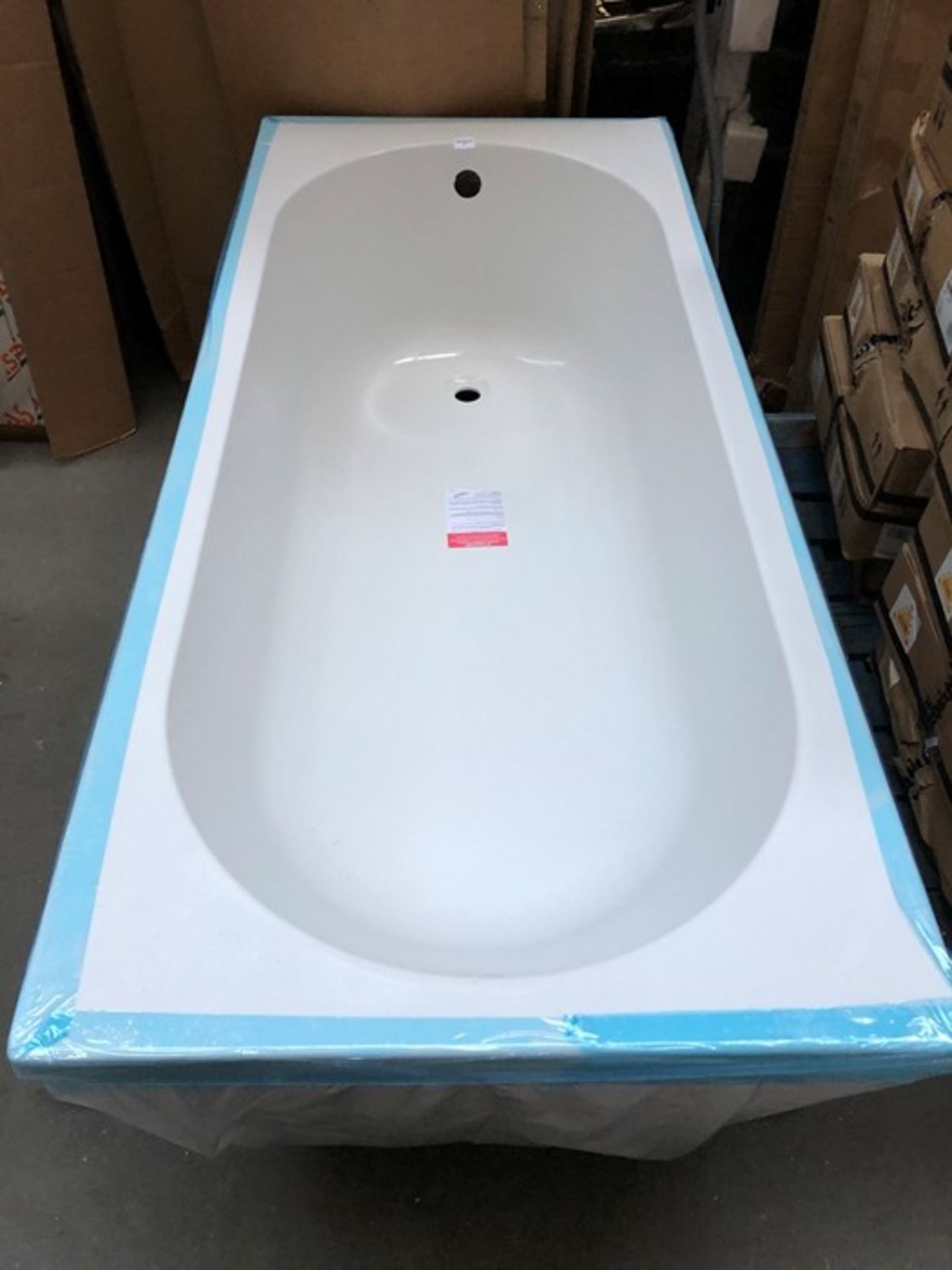 1700 X 750MM MODERN FREESTANDING DOUBLE ROUNDED SINGLE ENDED BATH . RRP £795