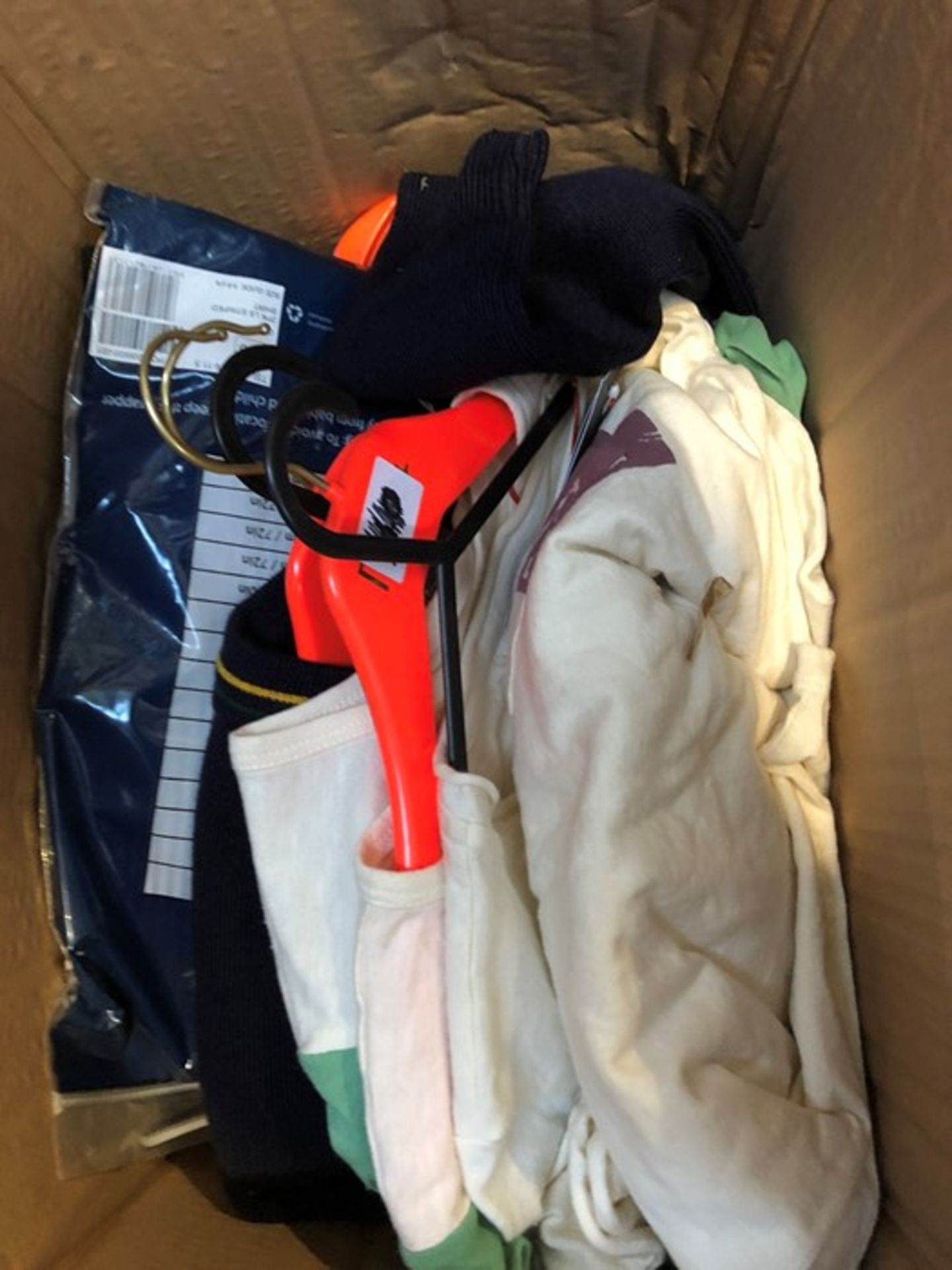 1 LOT TO CONTAIN AN ASSORTMENT OF CLOTHING (SOLD AS SEEN)