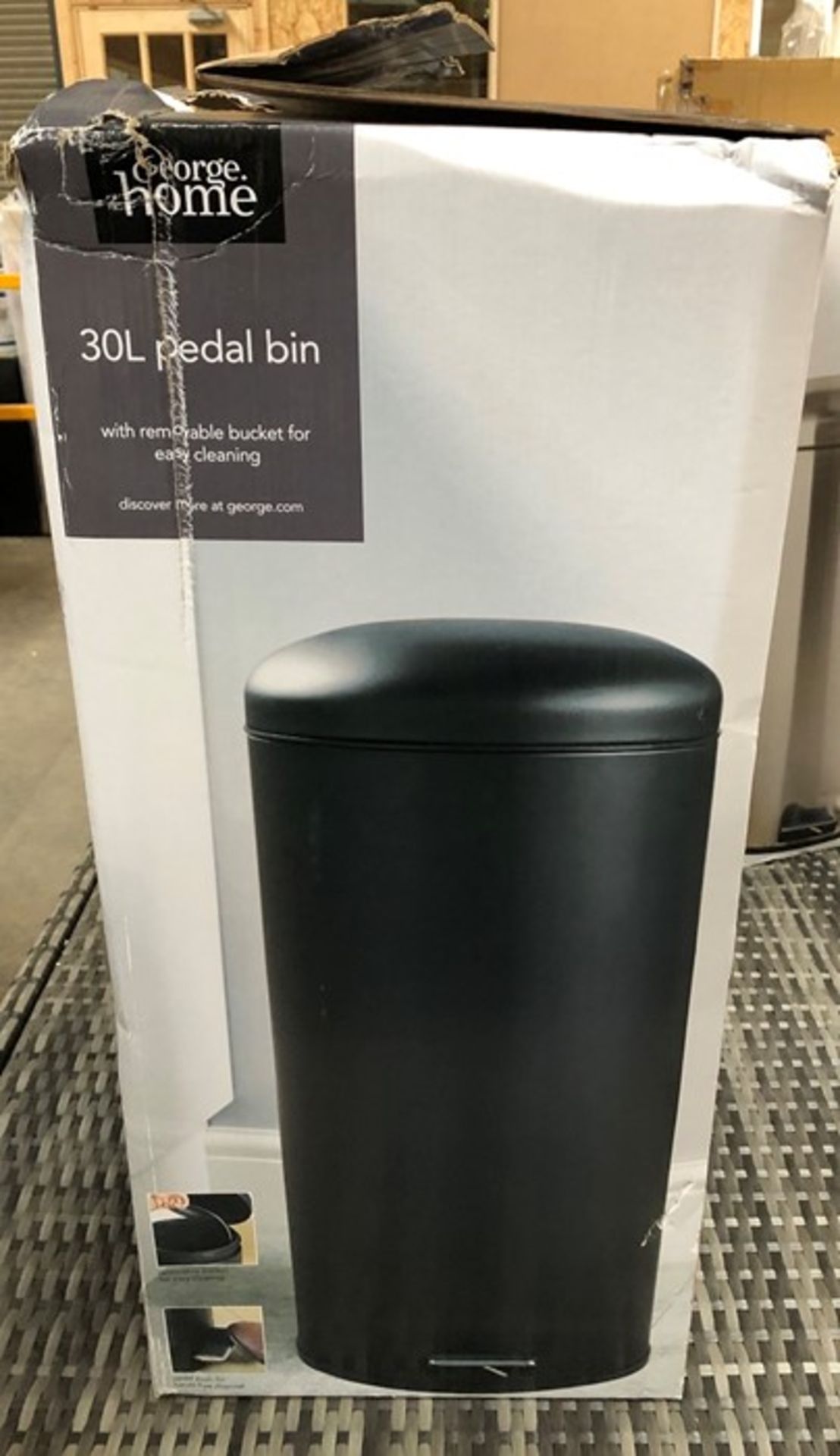 1 BOXED 30L PEDAL BIN / RRP £30.00 (SOLD AS SEEN)