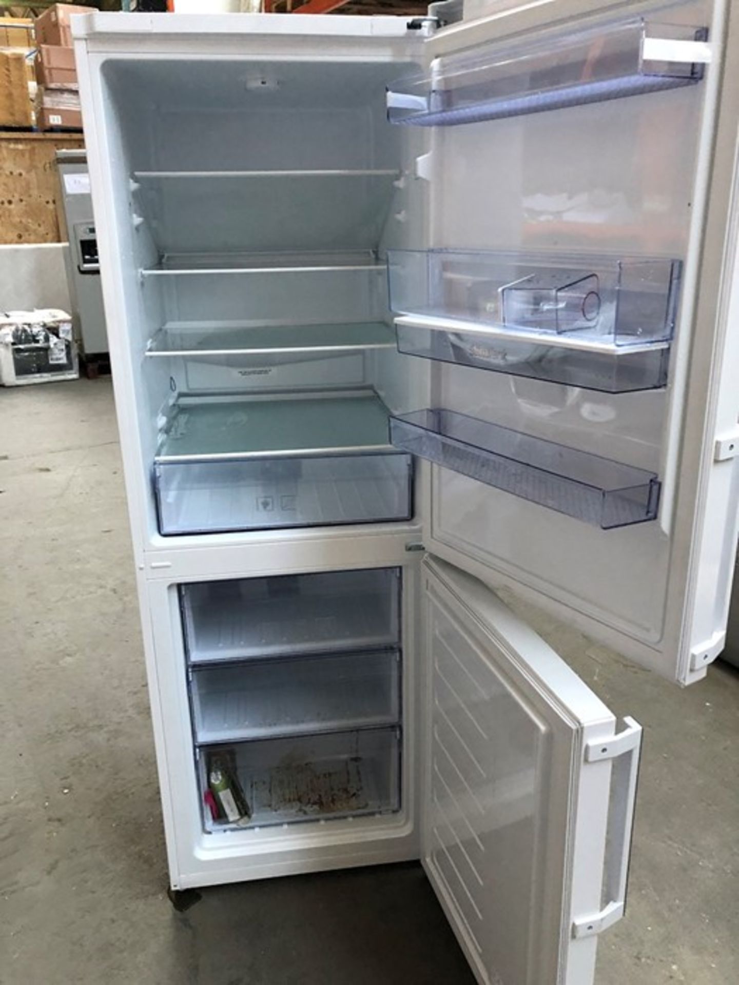 1 BEKO FROST FREE FRIDGE FREEZER IN WHITE - CFP1675DW / RRP £349 / CONDITION REPORT: USED, NEEDS - Image 2 of 3