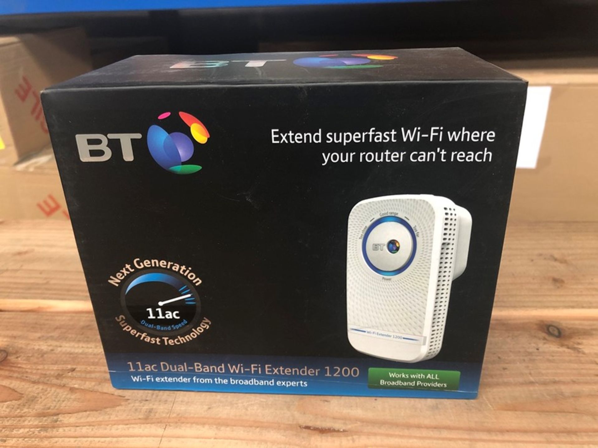 1 BOXED BT 11AC DUAL-BAND WI-FI EXTENDER 1200 / RRP £49.99