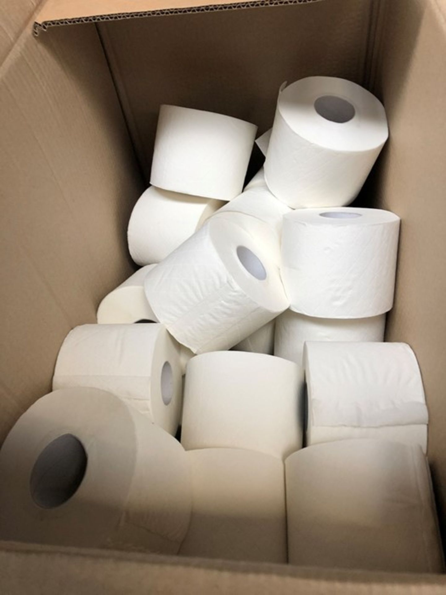 1 BOX CONTAINING AN ASSORTMENT OF TOILET ROLLS