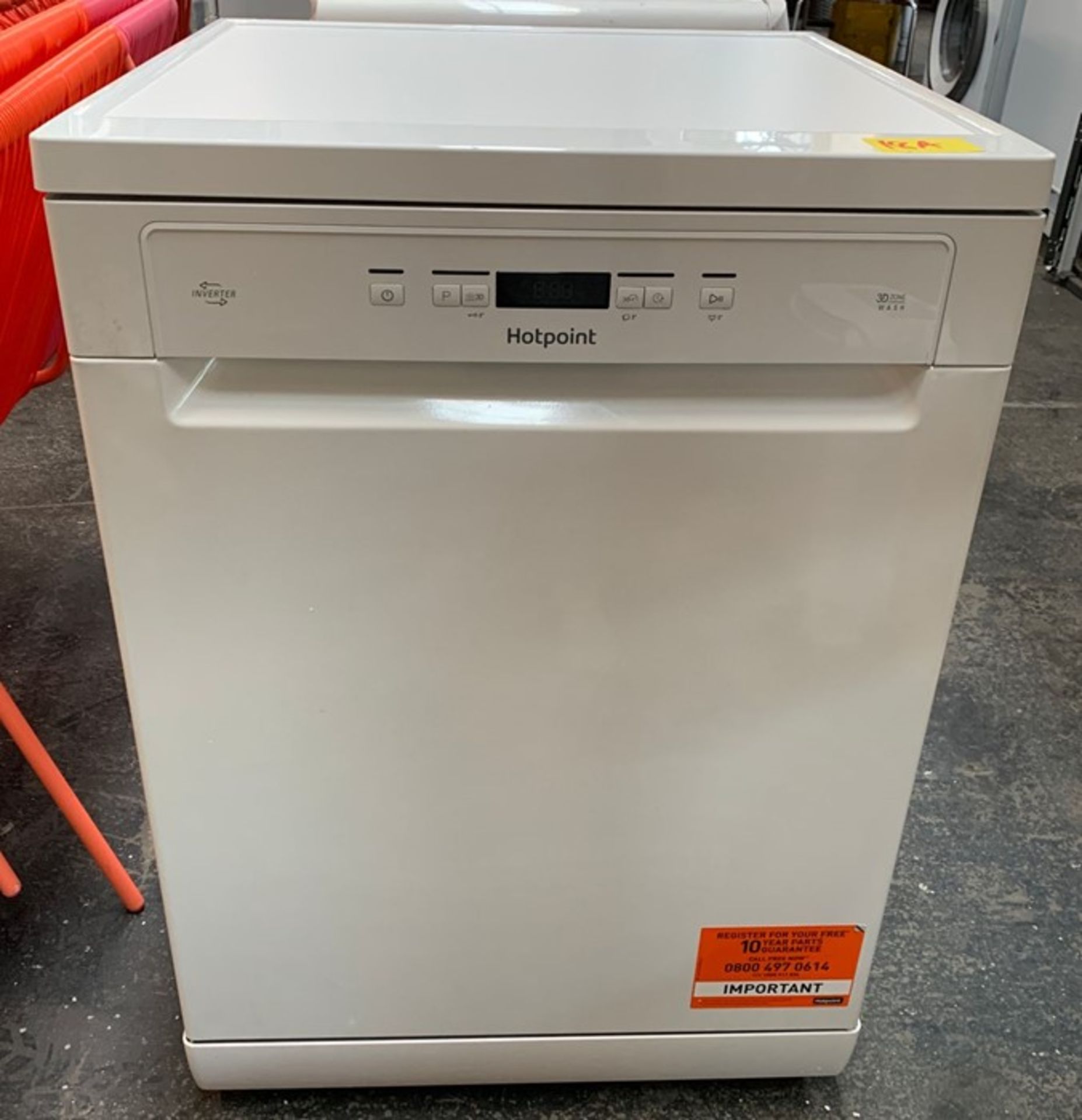 HOTPOINT HFC3C26W FREESTANDING DISHWASHER RRP £269