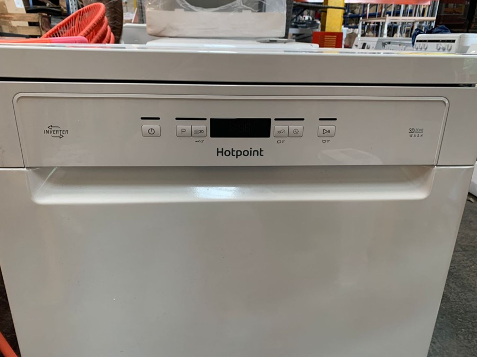 HOTPOINT HFC3C26W FREESTANDING DISHWASHER RRP £269 - Image 2 of 3