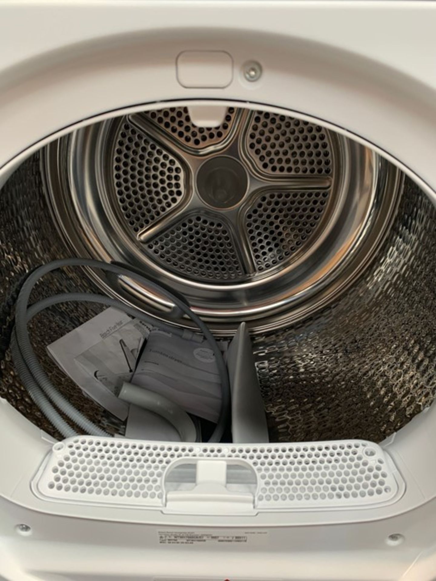 BOSCH WTWH7660GB HEAT PUMP TUMBLE DRYER - Image 2 of 3