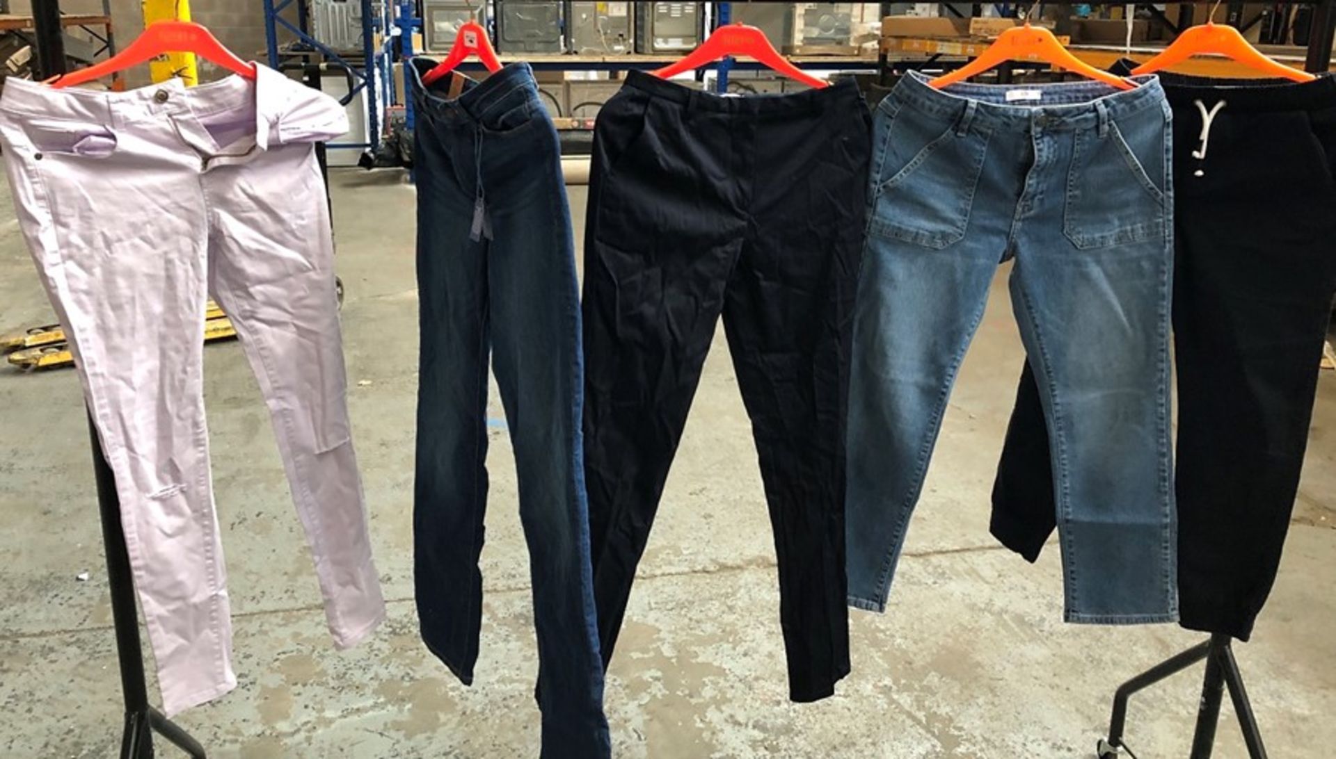1 LOT TO CONTAIN 10 ASSORTED ITEMS OF DESIGNER LADIES PANTS / SIZES AND CONDITIONS VARY (5 ITEMS