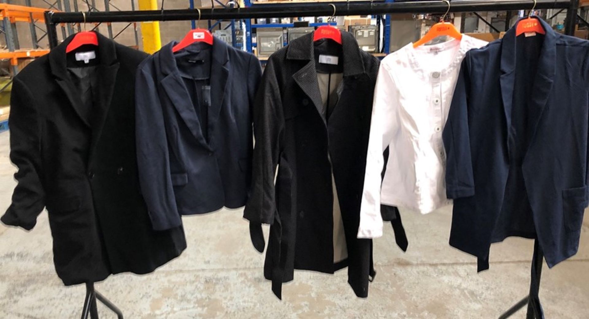 1 LOT TO CONTAIN 5 ASSORTED DESIGNER BRANDED WOMENS COATS / SIZES AND CONDITIONS VARY (5 ITEMS