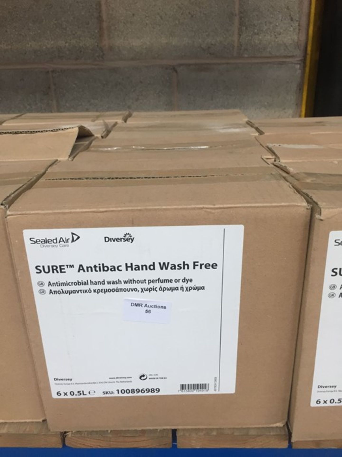 1 LOT TO CONTAIN 4 BOXES OF SURE ANTIBACTERIAL HAND WASH FREE - EACH BOX CONTAINS 6 X 0.5L BOTTLES