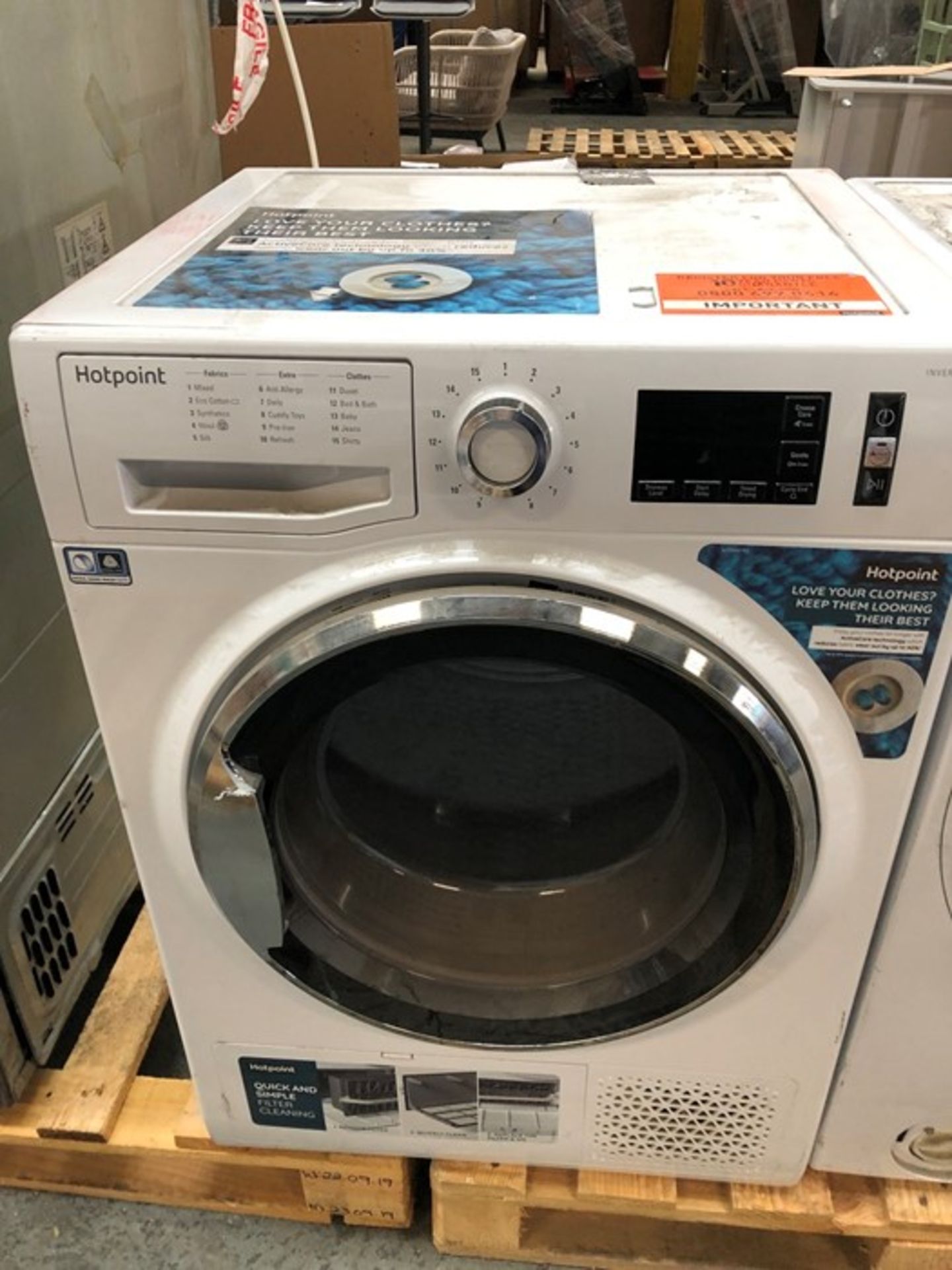 1 HOTPOINT NTM1192XB TUMBLE-DRYER IN WHITE / RRP £469.99 / DAMAGE REPORT: COSMETIC DAMAGE, INSIDE OF