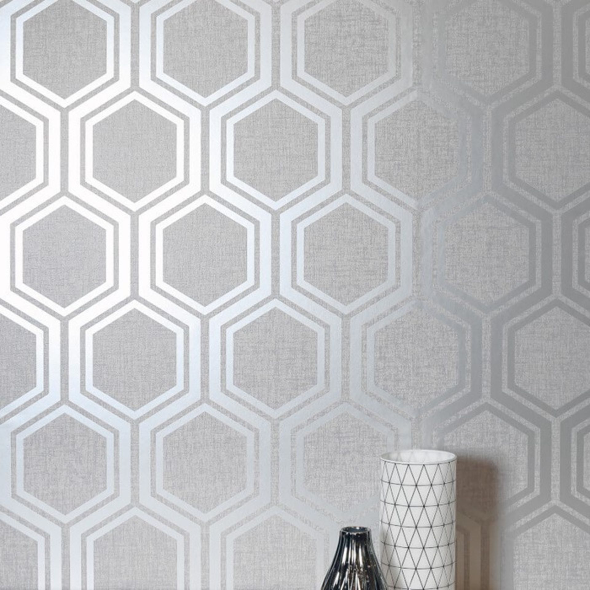 1 BOXED TO CONTAIN 12 AS NEW ARTHOUSE LUXE HEXAGON SILVER WALLPAPER - 910206