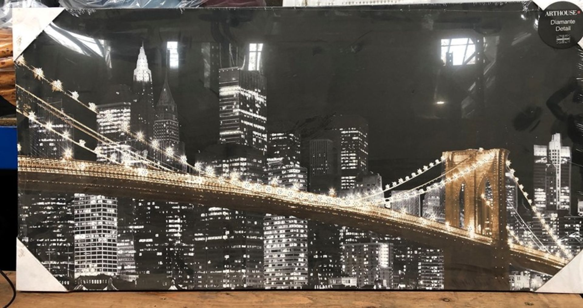 1 LOT TO CONTAIN 1 ARTHOUSE CANVAS WITH AMERICAN CITYSCAPE DESIGN