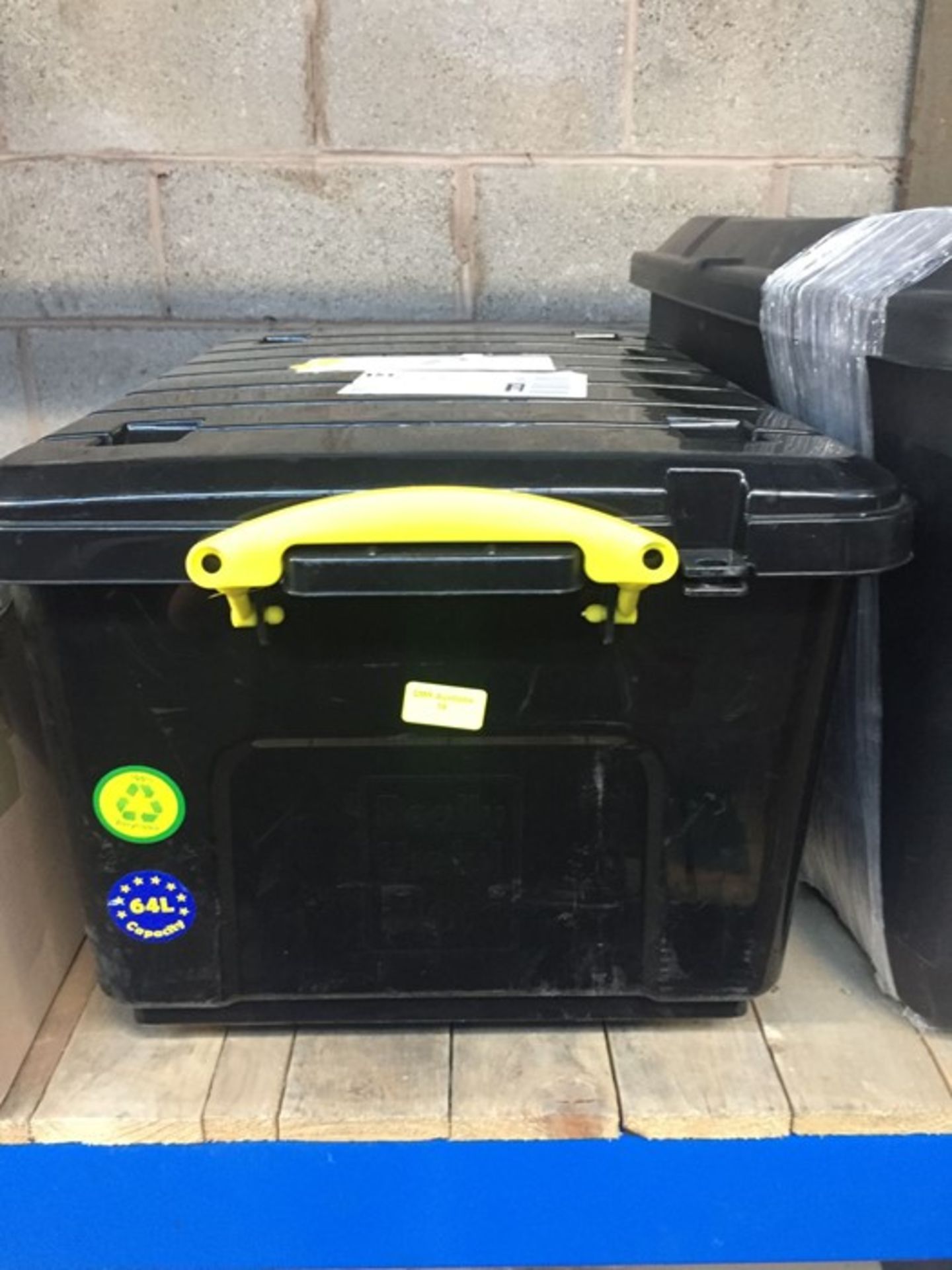 1 LOT TO CONTAIN 64L BLACK "REALLY USEFUL" PLASTIC STORAGE CONTAINER WITH HANDLE AND WHEELS