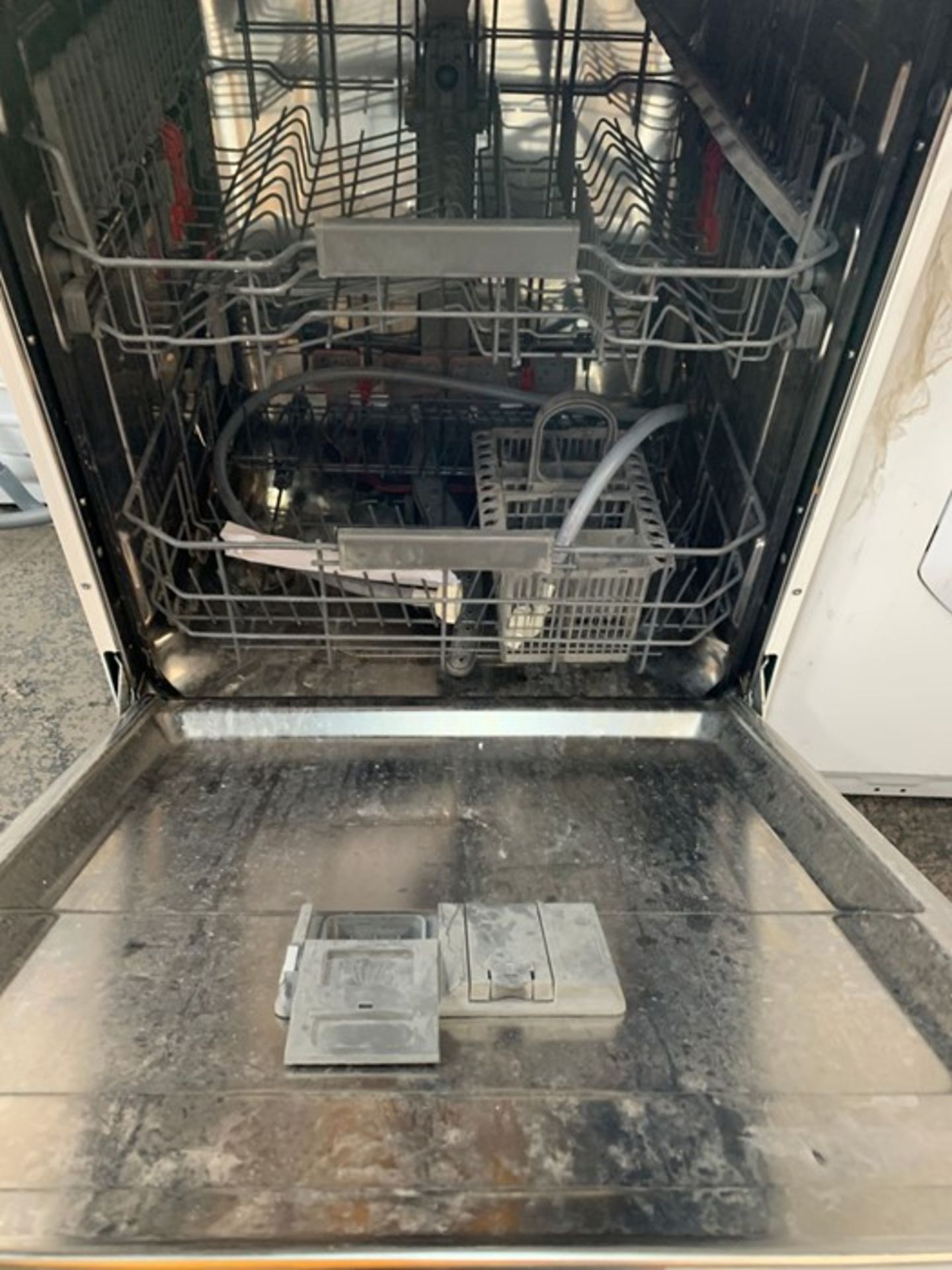 WHIRLPOOL WFC3C249UK POWERCLEAN DISHWASHER - Image 2 of 2