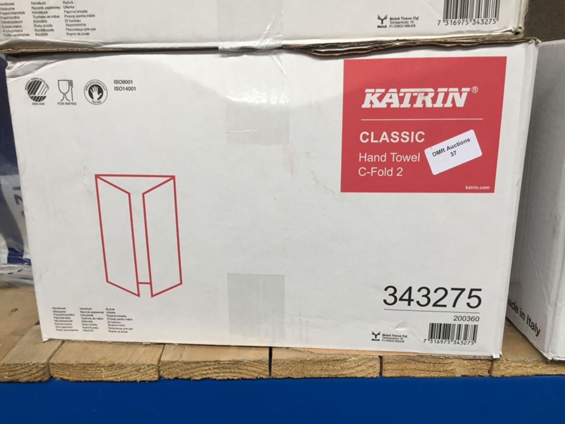 1 LOT TO CONTAIN KATRIN CLASSIC HAND TOWEL C- FOLD 2 PLY 18 X 125 SHEETS - BOXED - Image 2 of 2