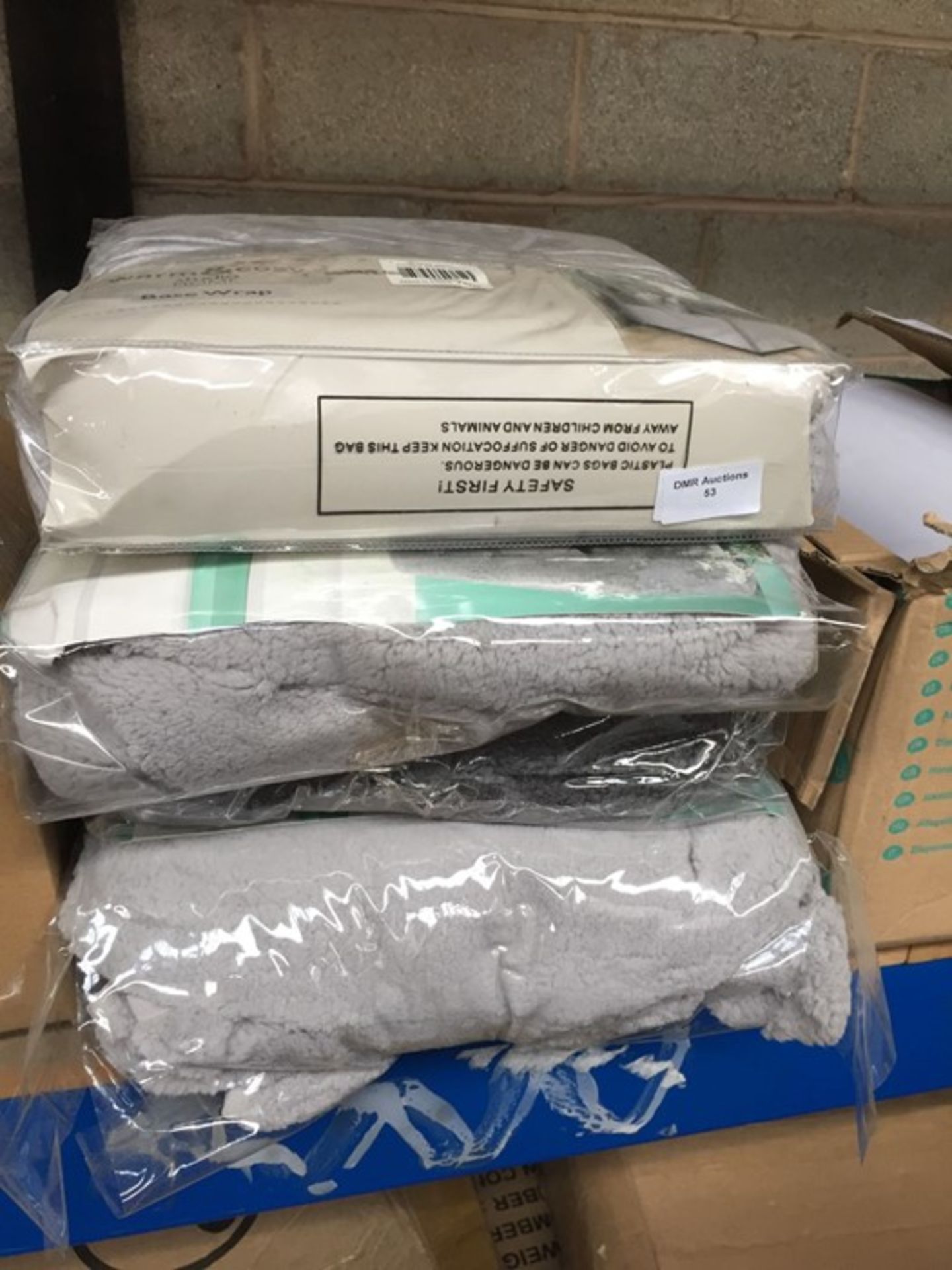 1 LOT TO CONTAIN 4 X DOUBLE SILVER BED BASE WRAPS IN GREY - SEALED AND BAGGED - Image 2 of 2