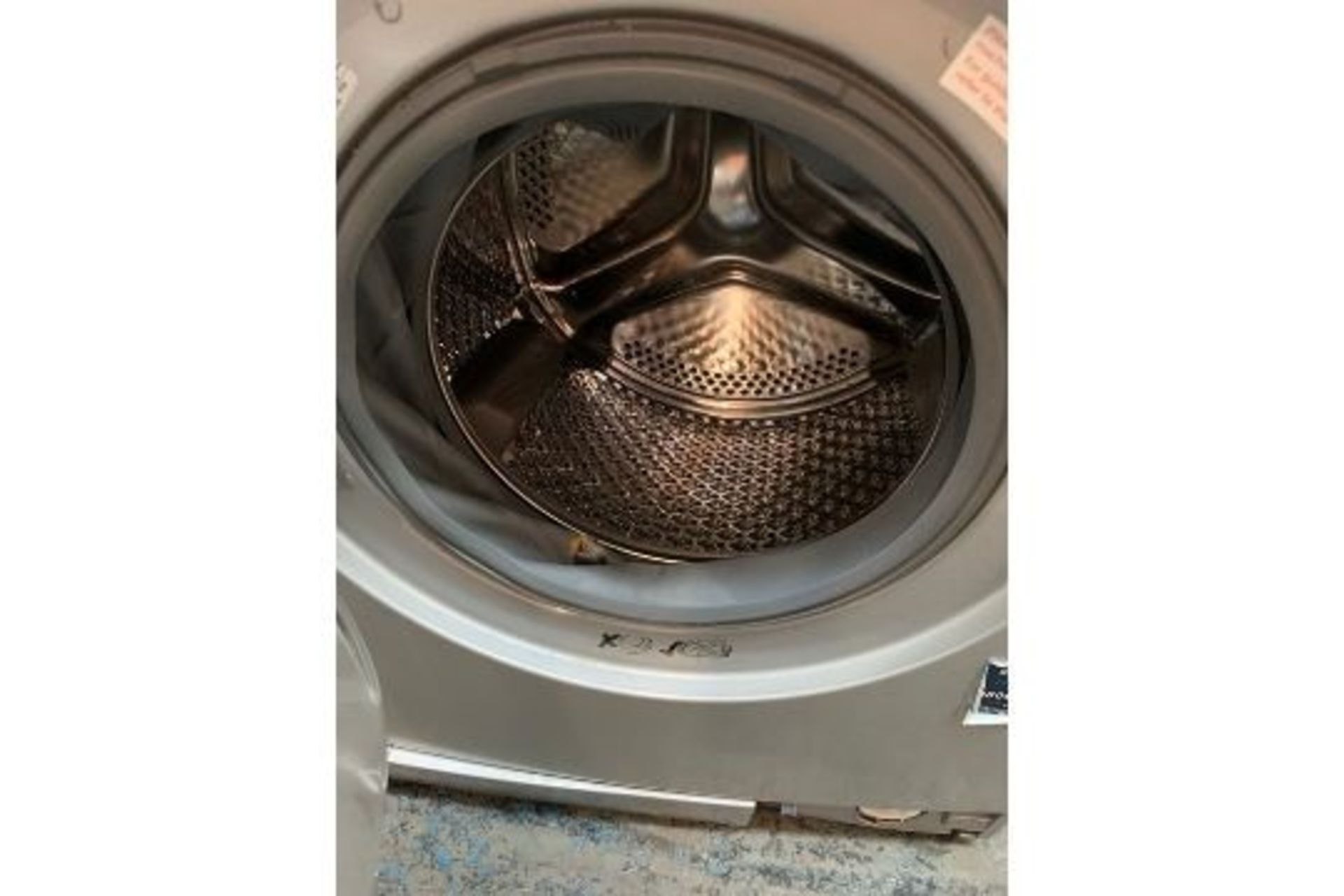 1 BEKO WMB714422 WASHING MACHINE RRP £199 CONDITION REPORT FOLLOWS; CUSTOMER RETURN. HEAVILY USED. - Image 3 of 4