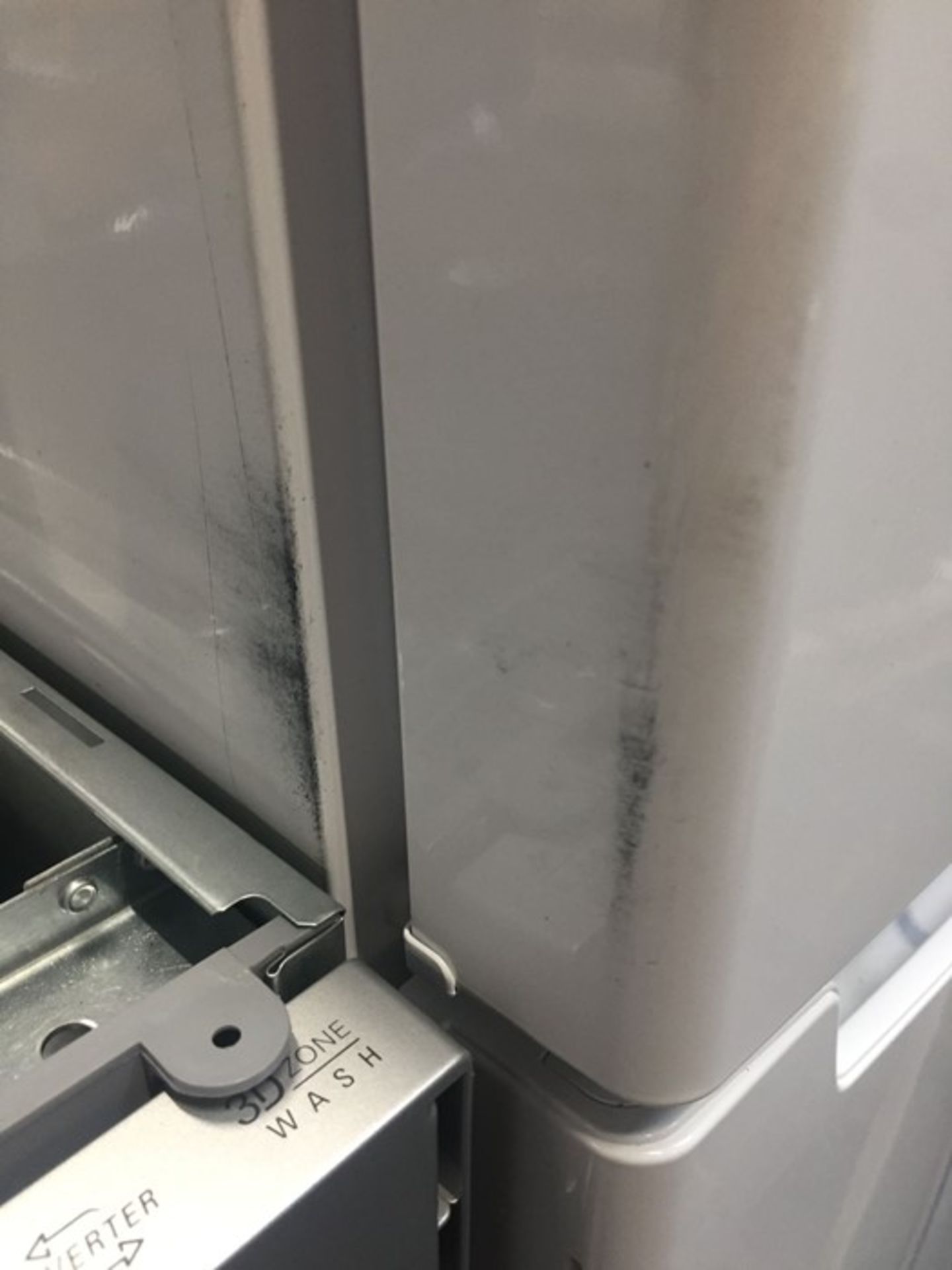 1 BOSCH FRIDGE FREEZER CONDITION REPORT FOLLOWS : HEAVILY USED, TRANSPORT DAMAGE TO THE OUTSIDE OF - Image 2 of 5