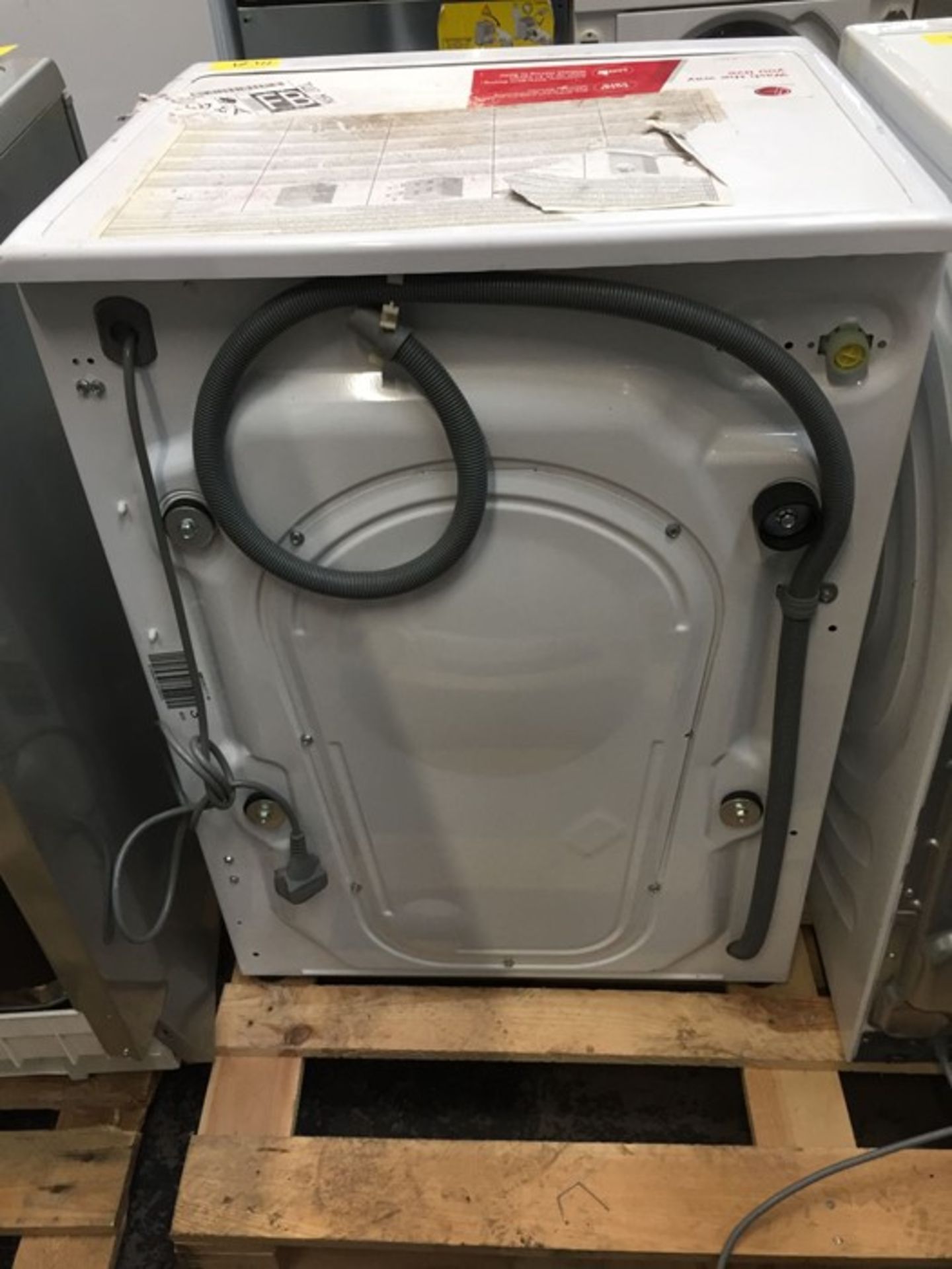 1 HOOVER AWMPD69LH7/1-80 WASHING MACHINE RRP £389.00 CONDITION REPORT FOLLOWS : RETURNED DUE TO - Image 5 of 5