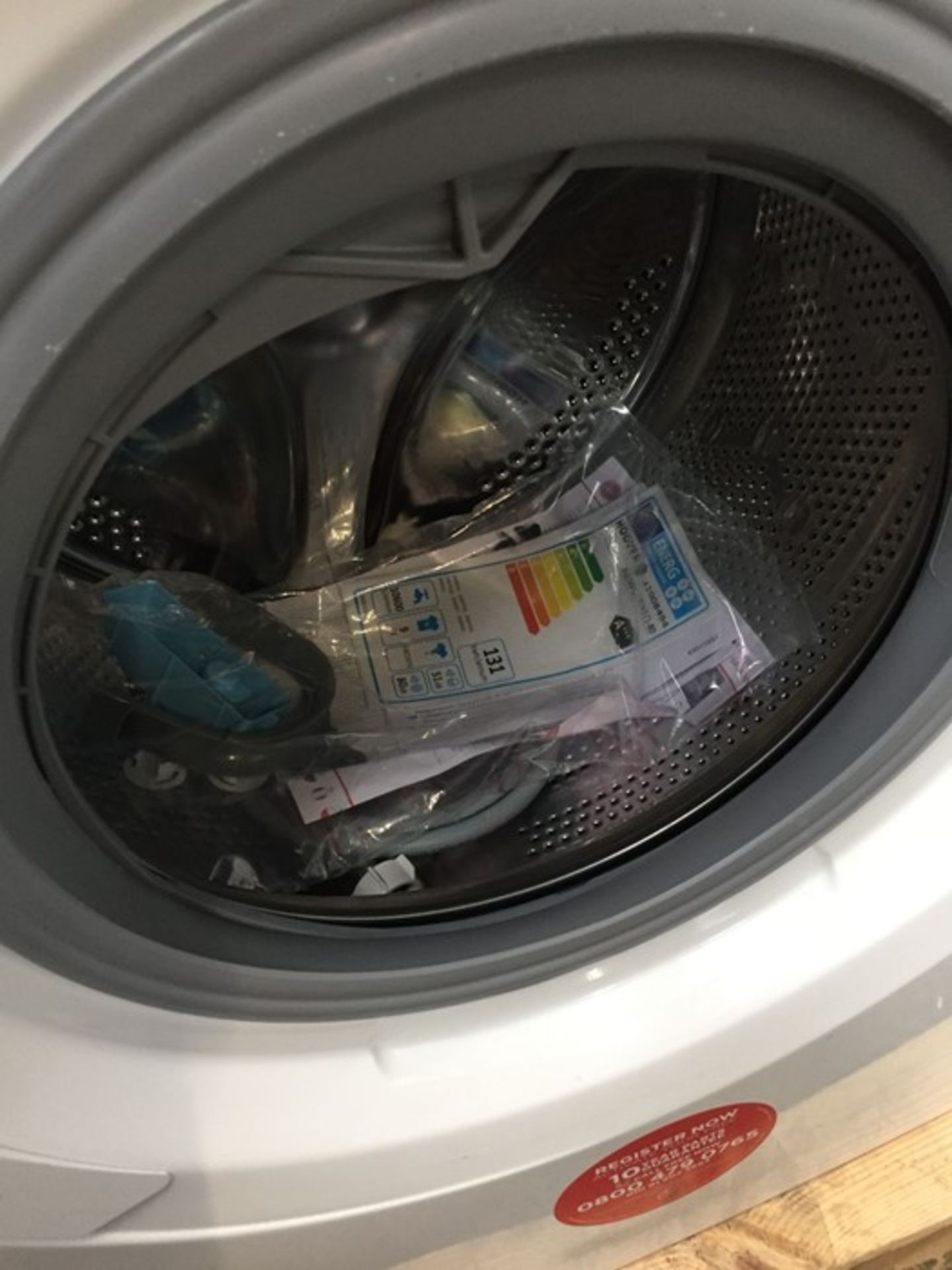 1 HOOVER AWMPD69LH7/1-80 WASHING MACHINE RRP £389.00 CONDITION REPORT FOLLOWS : RETURNED DUE TO - Image 4 of 5