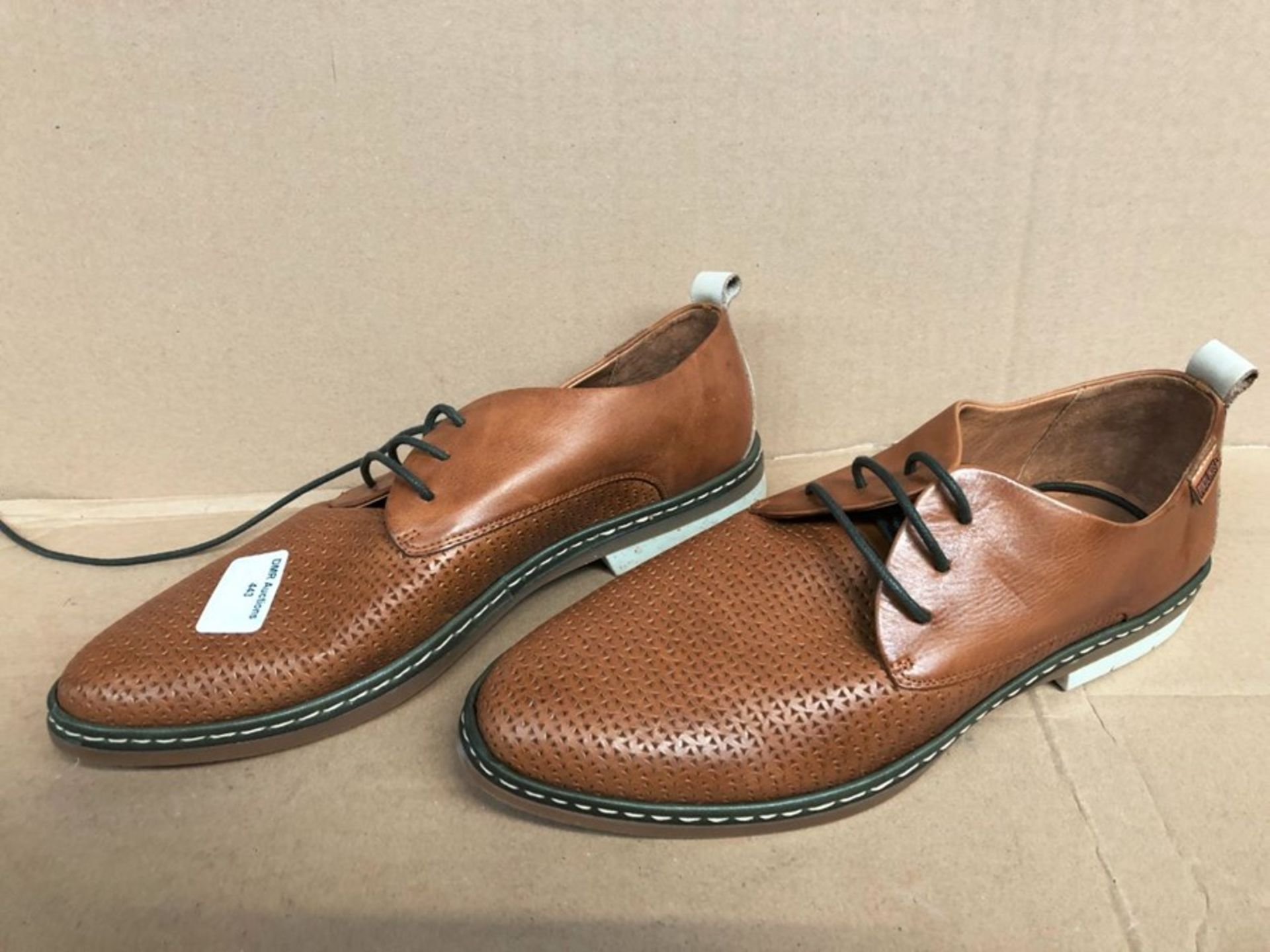 1 PAIR OF SANTANDER LEATHER BROGUES / SIZE: 40 / RRP £110.00