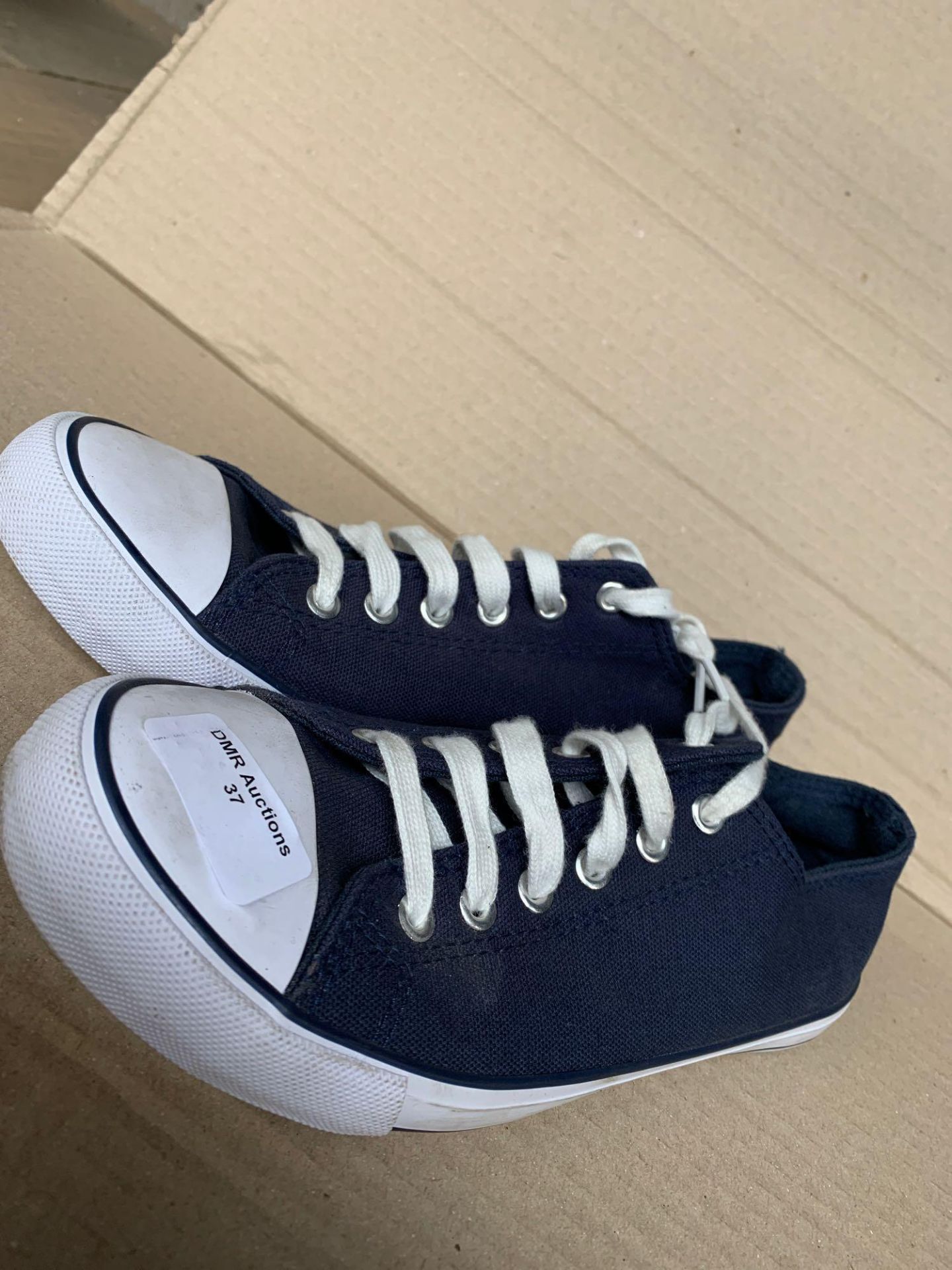 1 PAIR OF LA REDOUTE TRAINERS / SIZE 38