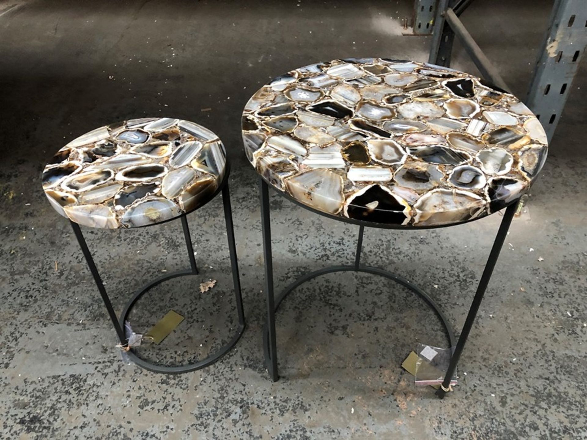 LA REDOUTE ANAXIMÈNE SET OF 2 NESTING SIDE TABLES IN AGATE & METAL - Image 3 of 3