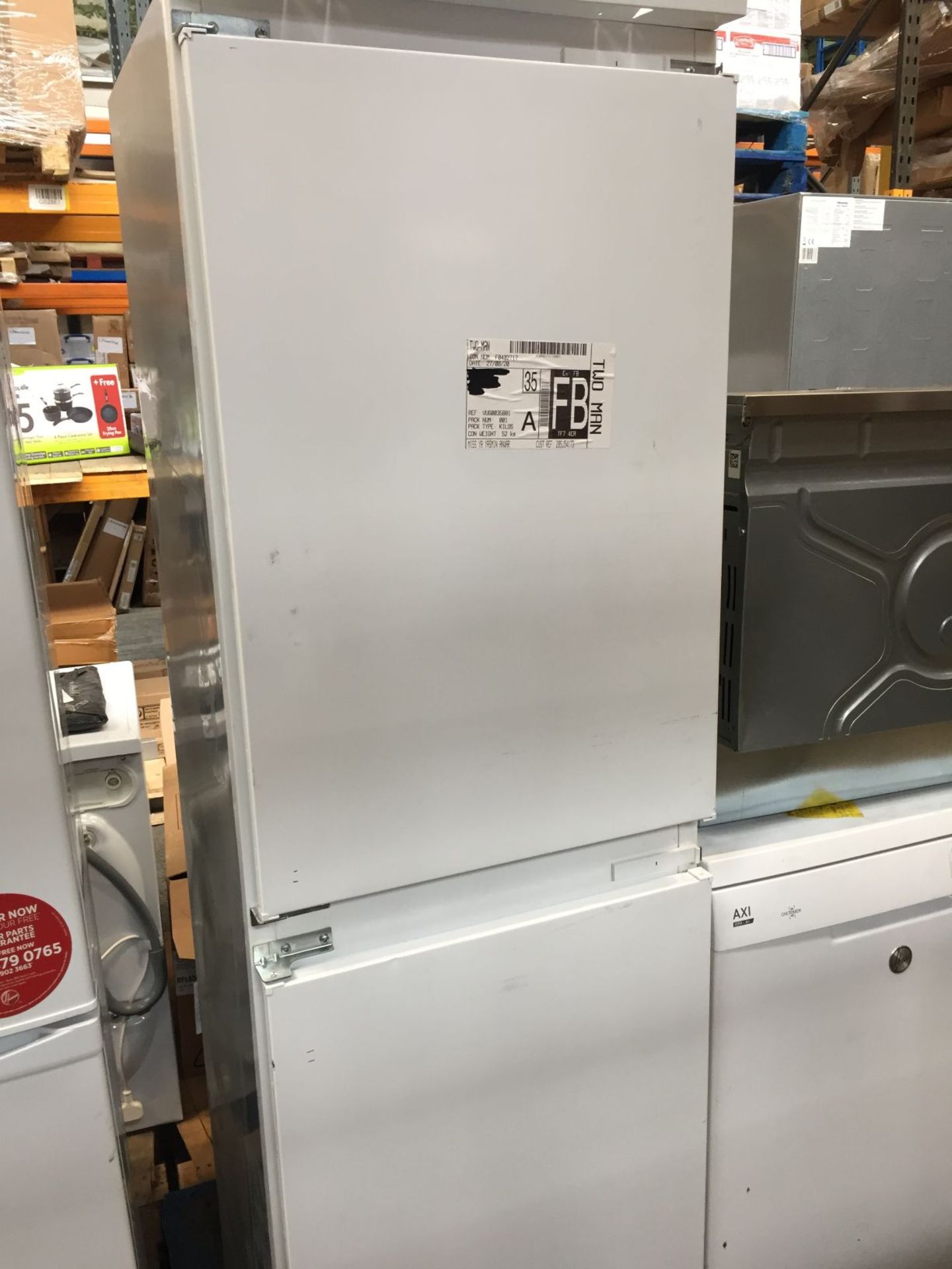 1 LOT TO CONTAIN AN UNTESTED INDESIT EIB15050A1D INTEGRATEDFRIDGE FREEZER / RRP £300.00 / ITEM HAS