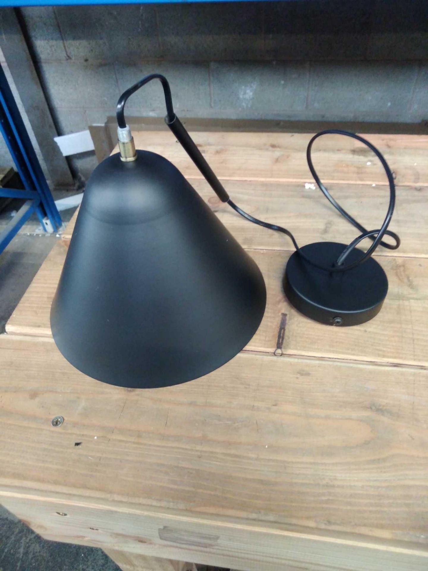 1 LOT TO CONTAIN LA REDOUTE MATT BLACK METAL LAMPSHADE / LAMP