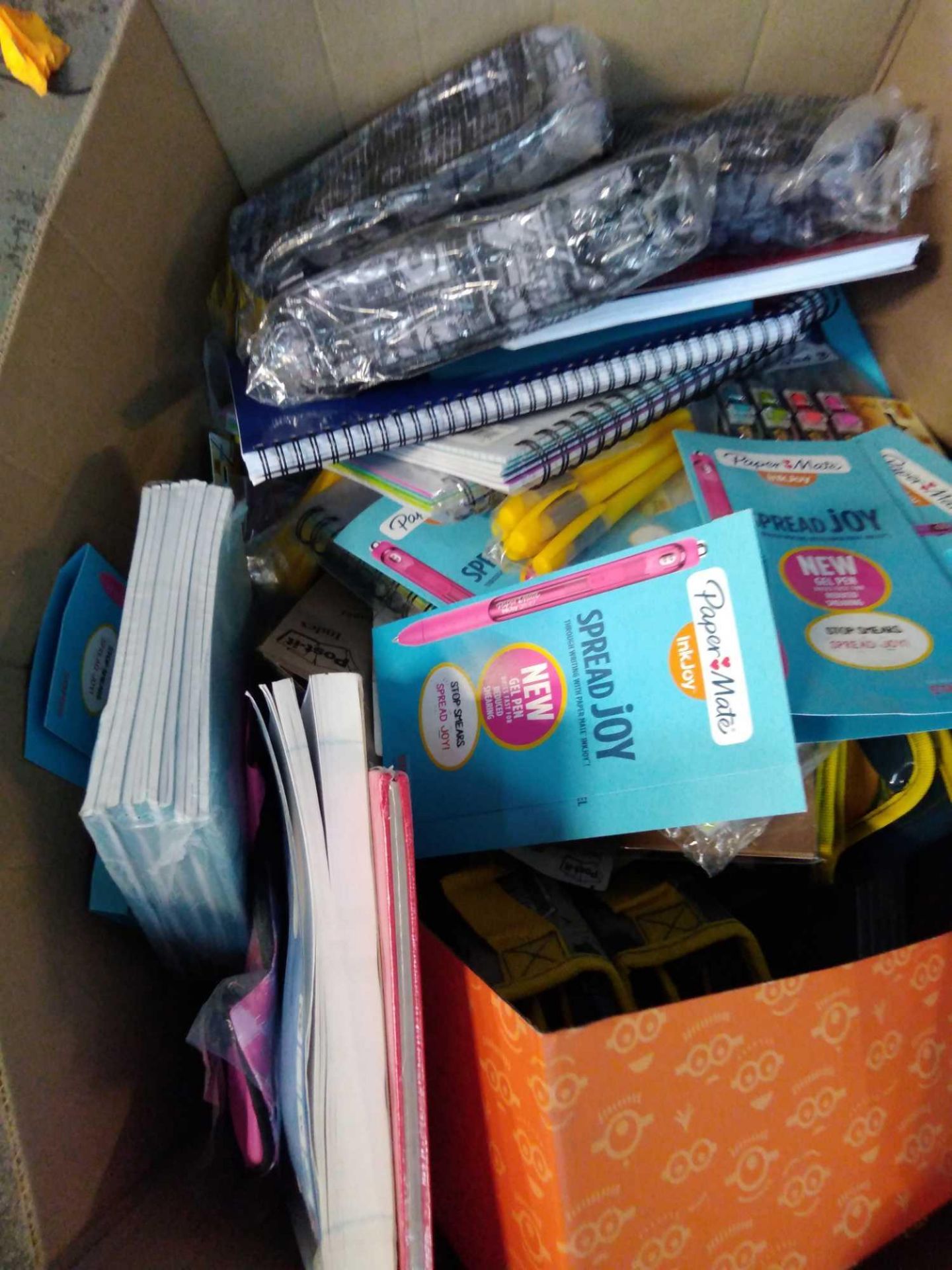 1 LOT TO CONTAIN 1 X BOX OF ASSORTED STATIONERY ITEMS INCLUDING NOTEPADS, PENS, PENCIL CASES ETC