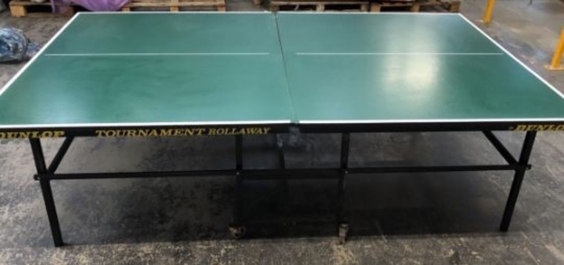 DUNLOP TOURNAMENT ROLLAWAY TABLE TENNIS TABLE