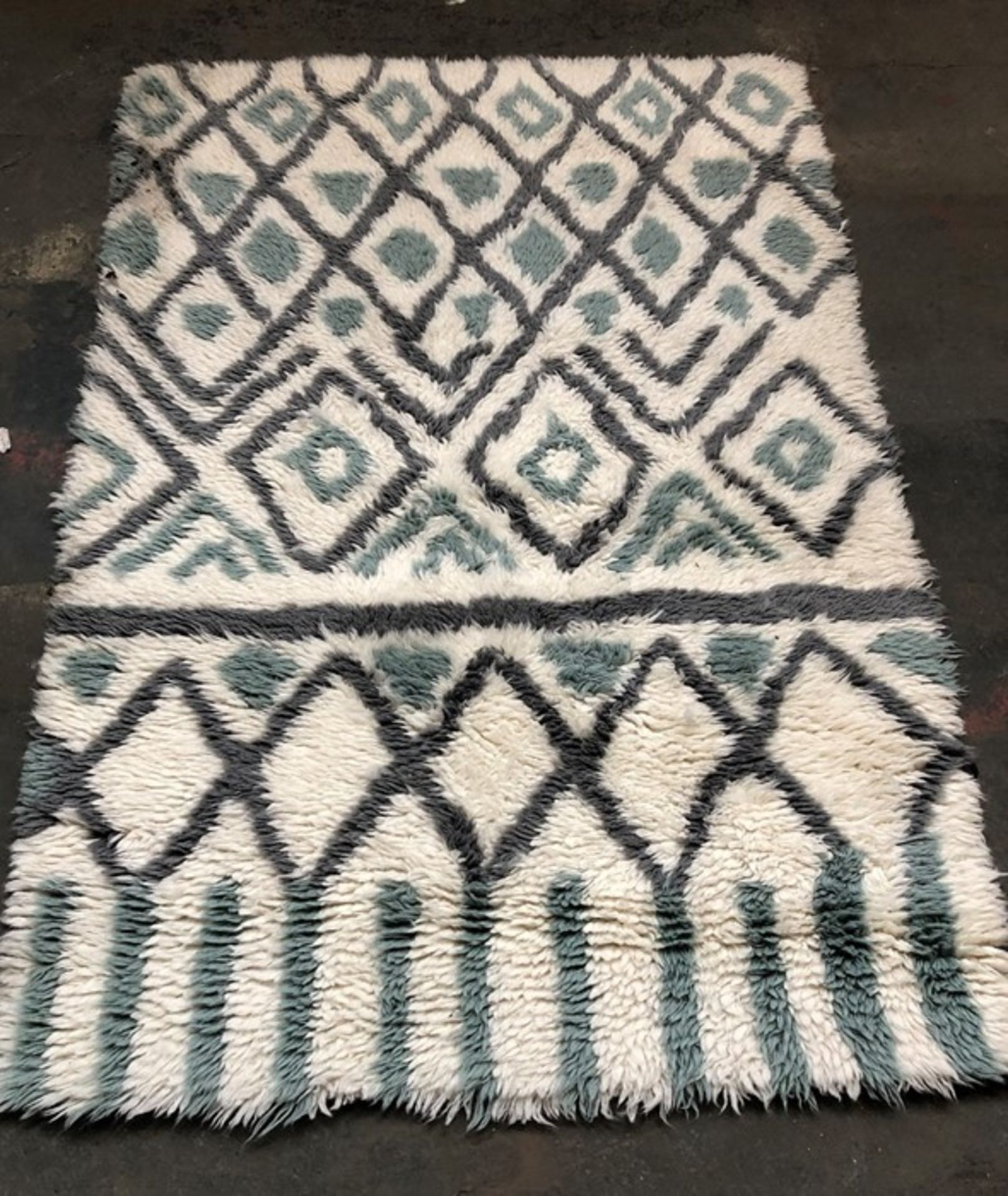 LA REDOUTE OCRUL WOOL RUG - BLUE-GREEN/GREY / SIZE: 120 X 170CM