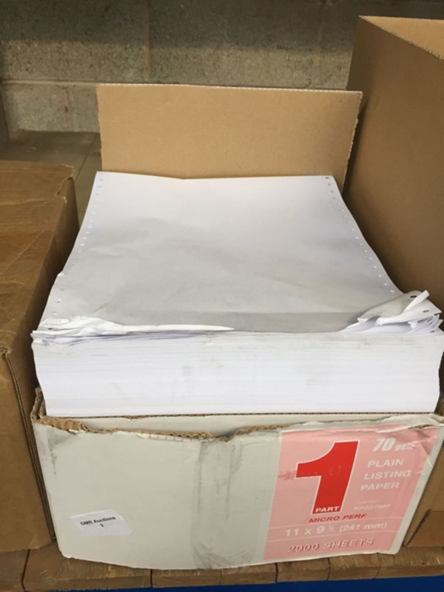 1 LOT TO CONTAIN 1 BOX OF LISTING PAPER - IDEAL FOR RECEIPTS, NOTES ETC , APPROX 2000 SHEETS