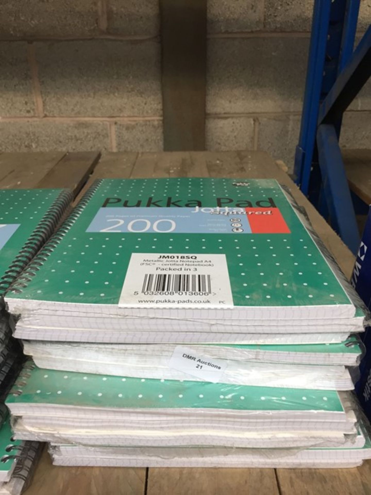 1 LOT TO CONTAIN 15 A4 LINED PUKKA PAD METALLIC JOTTA NOTEPADS -